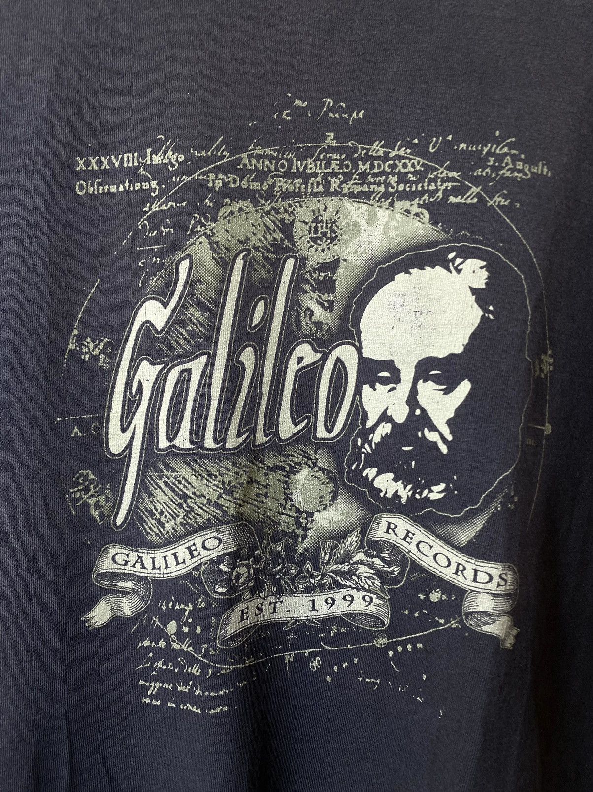 Vintage Vintage 00’s Galileo Galilei Astronomy Physics T Shirt Movie Size US L / EU 52-54 / 3 - 3 Thumbnail