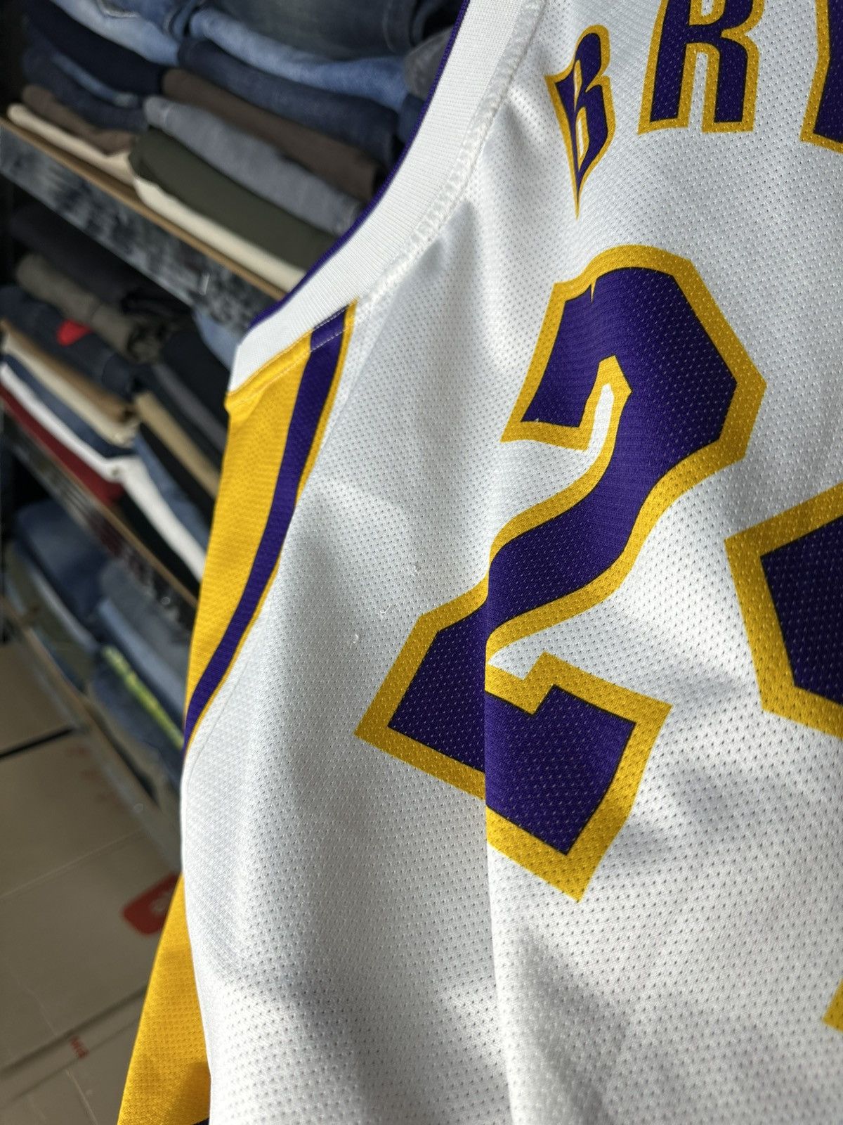 Champion NBA Los Angeles Lakers Champion shirt size L #24 Bryant Size US L / EU 52-54 / 3 - 7 Thumbnail