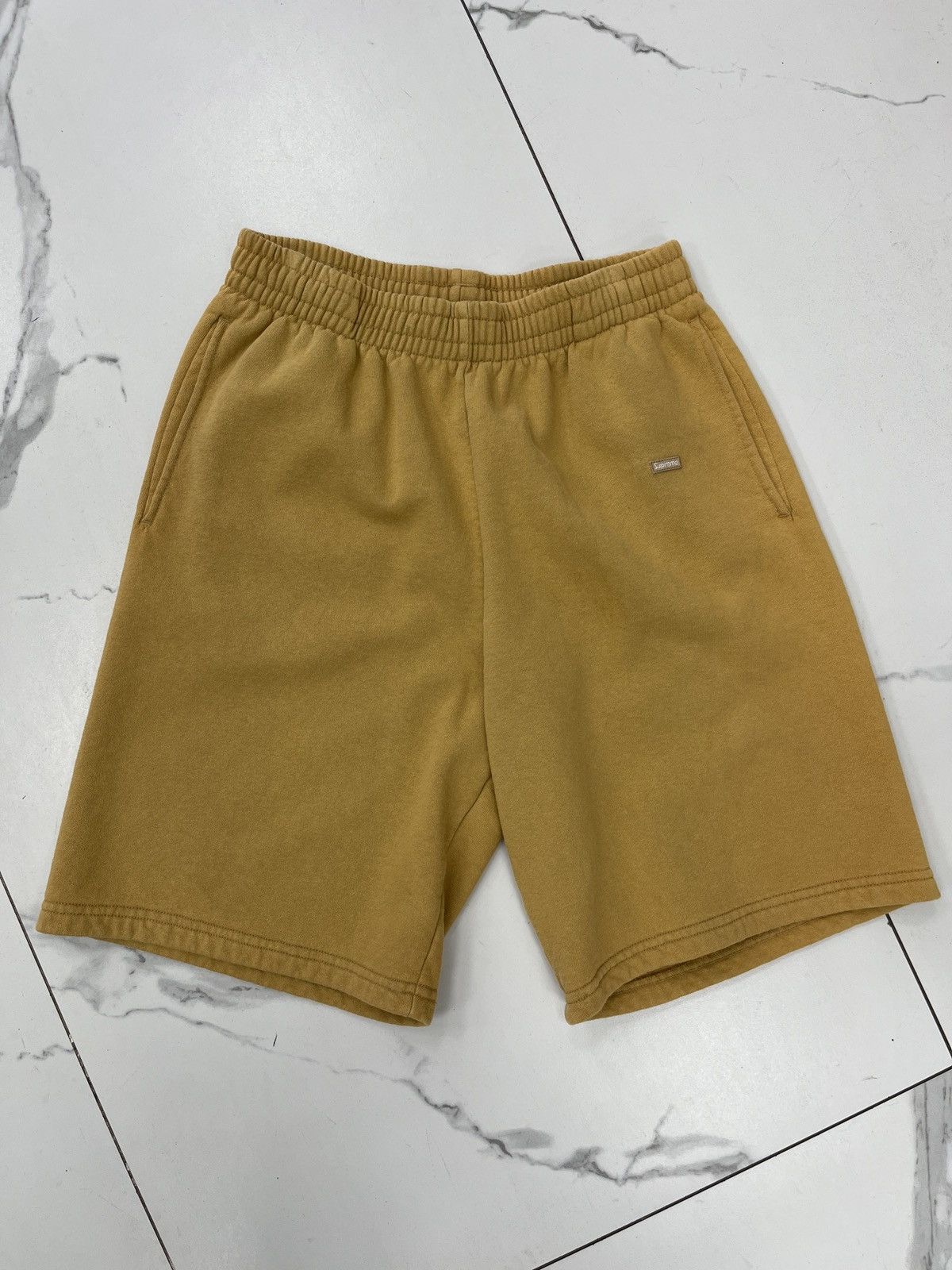 Supreme Supreme Overdyed Small Box Sweatshort "Sand" Size US 30 / EU 46 - 1 Thumbnail