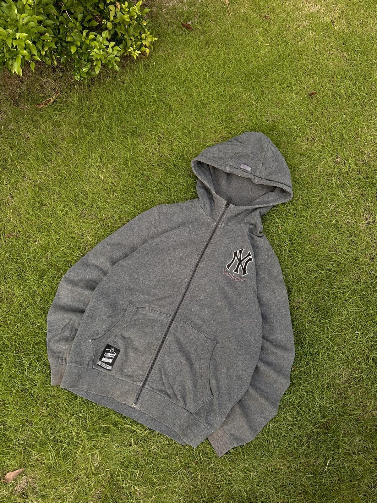 MLB × Vintage MLB X YANKEES VINTAGE BIG LOGO STREETWEAR ZIP HOODIE Size US L / EU 52-54 / 3 - 2 Thumbnail