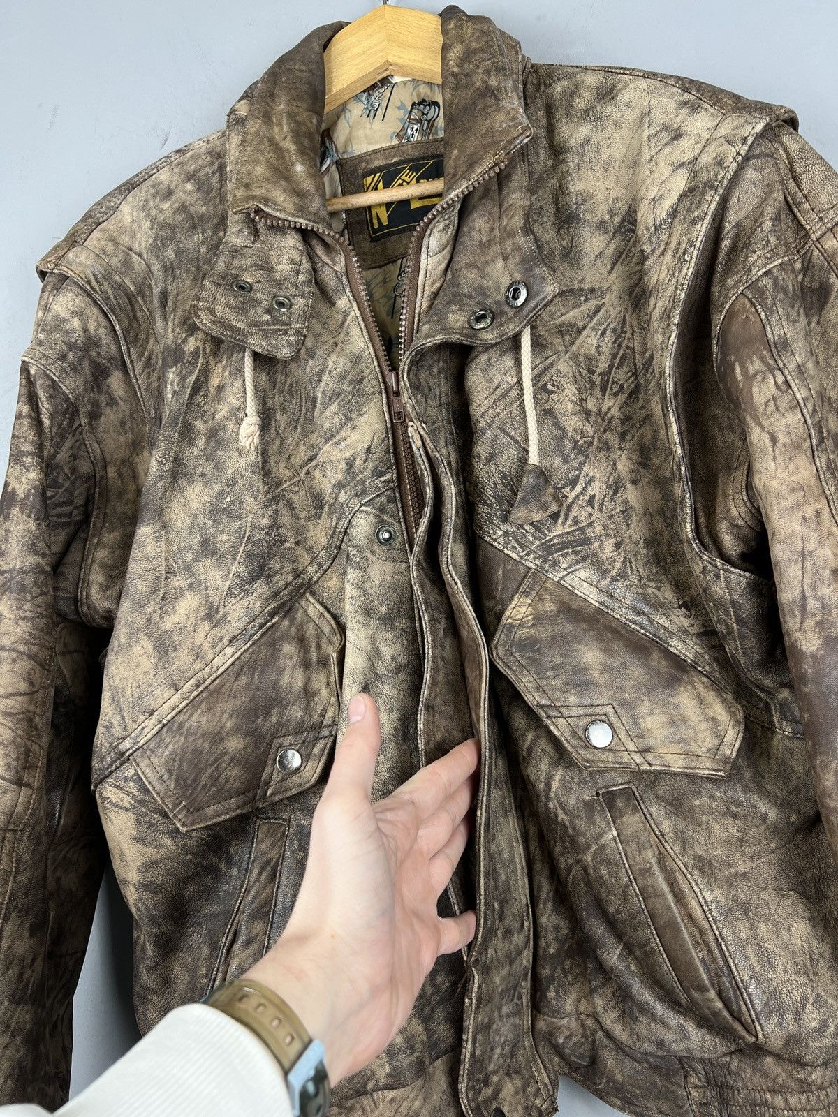 Vintage Vintage Multi pocket Camo Leather Jacket G2 style Size US L / EU 52-54 / 3 - 15 Thumbnail