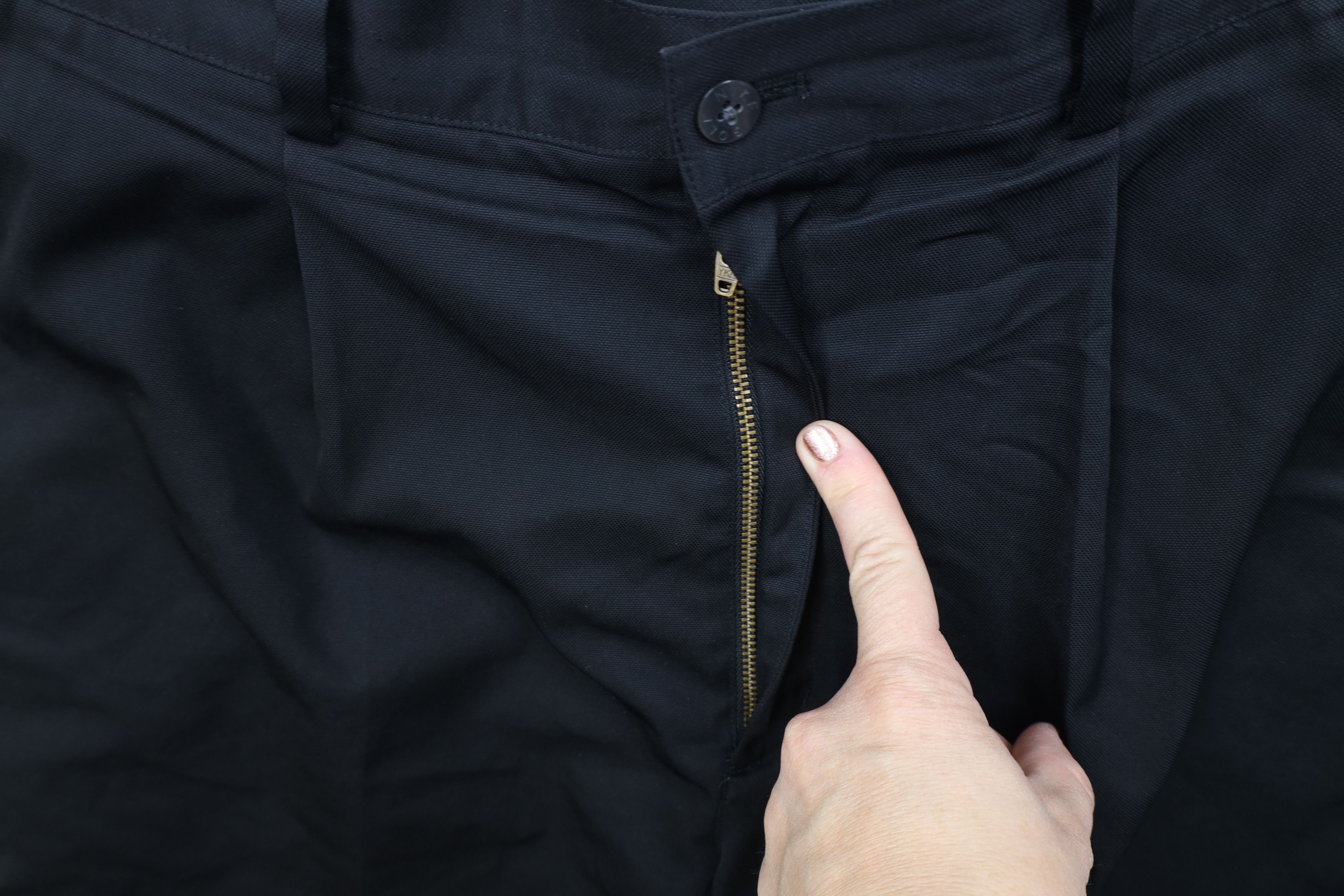 Nike Vintage Y2K Nike Golf Mini Swoosh Pleated Chino Shorts Black Size US 36 / EU 52 - 5 Thumbnail