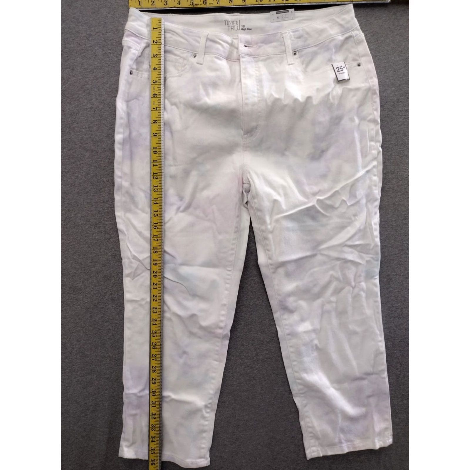 Vintage Time And Tru Jeans Time And Tru High Rise Jeans White Tie Dye 18 Womens Jeans White Tie Dye 18 Size 40" / US 18 - 7 Thumbnail