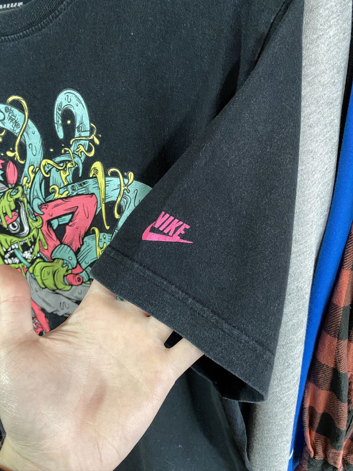 Nike VINTAGE NIKE FADED CRAZY PRINT T-SHIRT Size US L / EU 52-54 / 3 - 3 Thumbnail