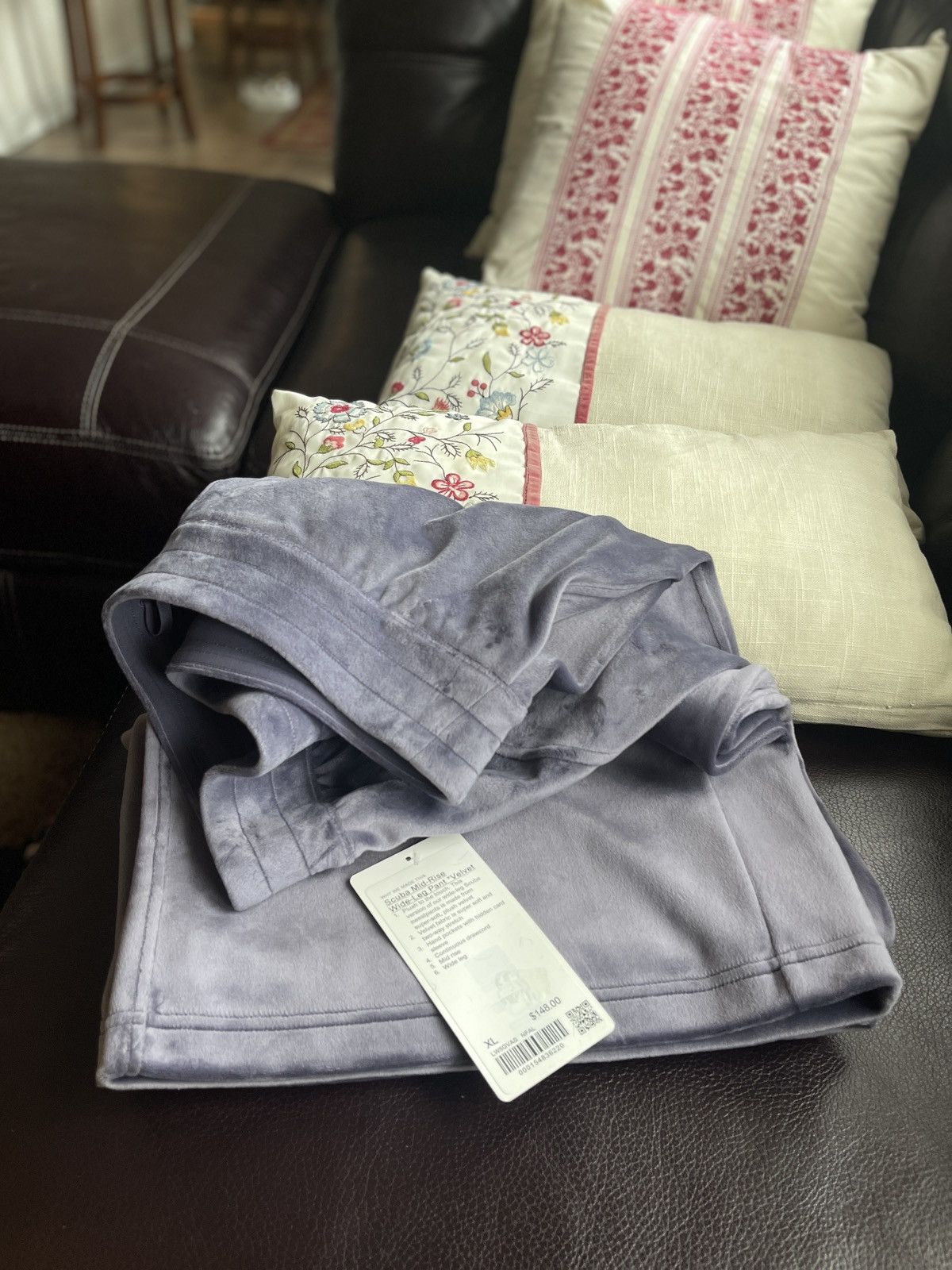 Lululemon Scuba Mid-Rise wide leg Pant velvet color in NFSL night fall Size 32" / US 10 / IT 46 - 8 Thumbnail