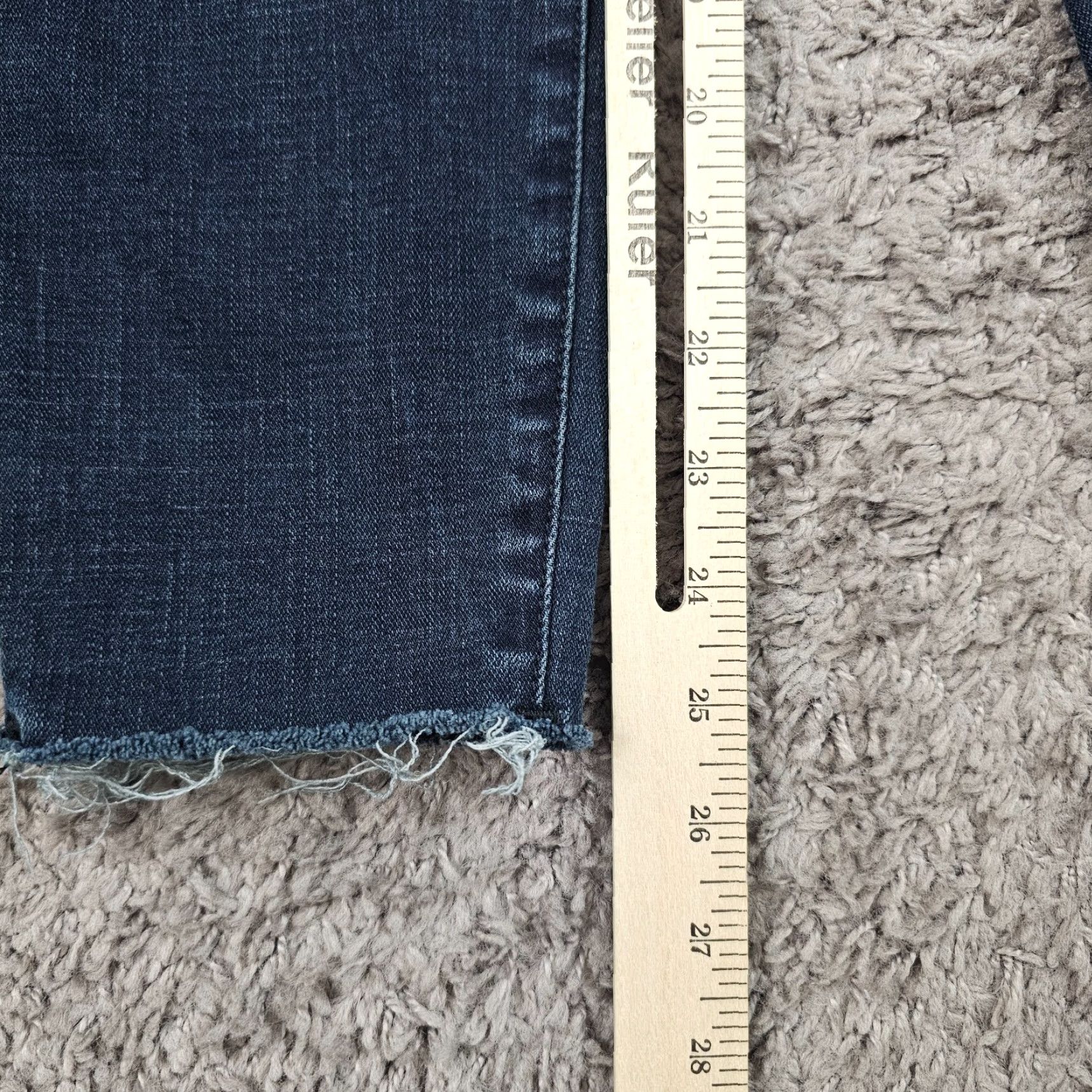 Good American Good American Jeans Women 27 High Rise Crop Dark Wash Stretch Denim 25 Inseam Blue Size 27" / US 4 / IT 40 - 6 Thumbnail