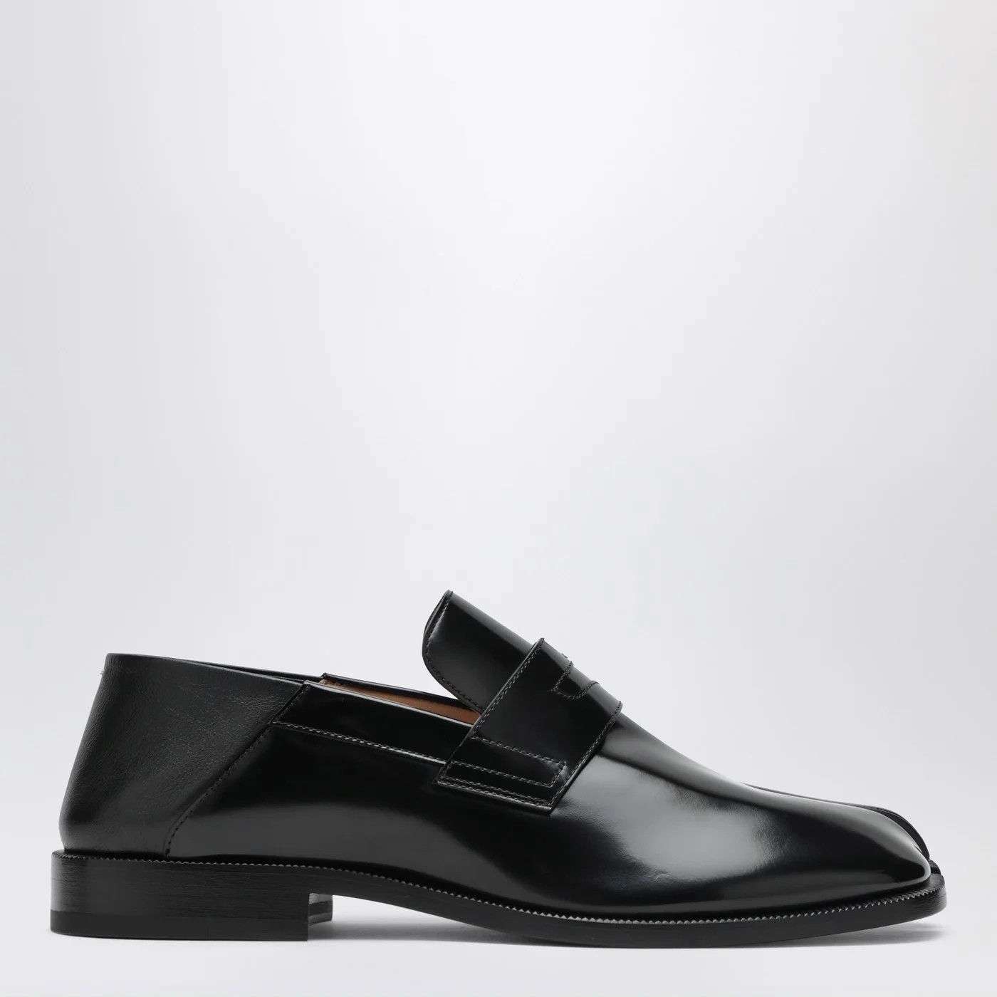 Maison Margiela o1d2blof0526 Leather Tabi Loafers Shoes in Black Size US 8 / EU 41 - 1 Thumbnail