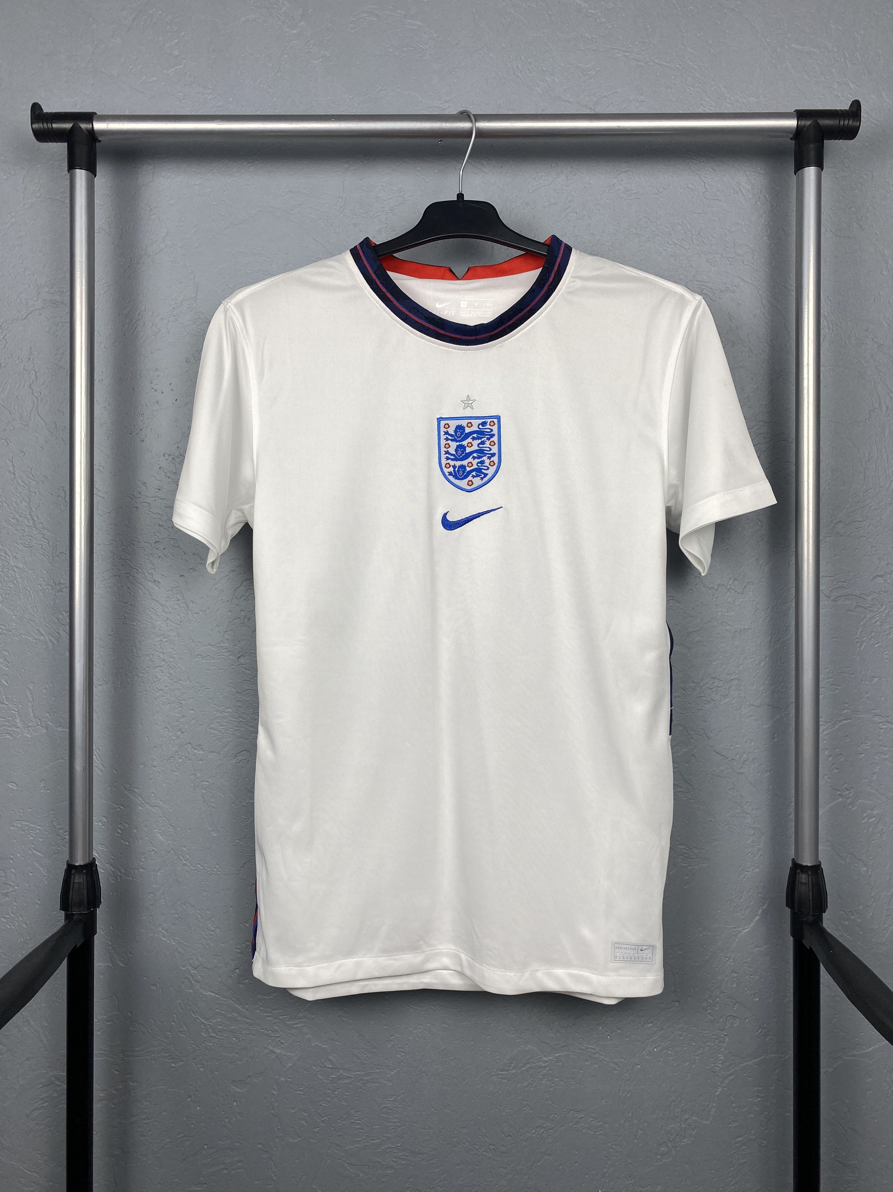Nike Nike England Vintage Mens T-Shirt Tee Swoosh Size US S / EU 44-46 / 1 - 1 Thumbnail