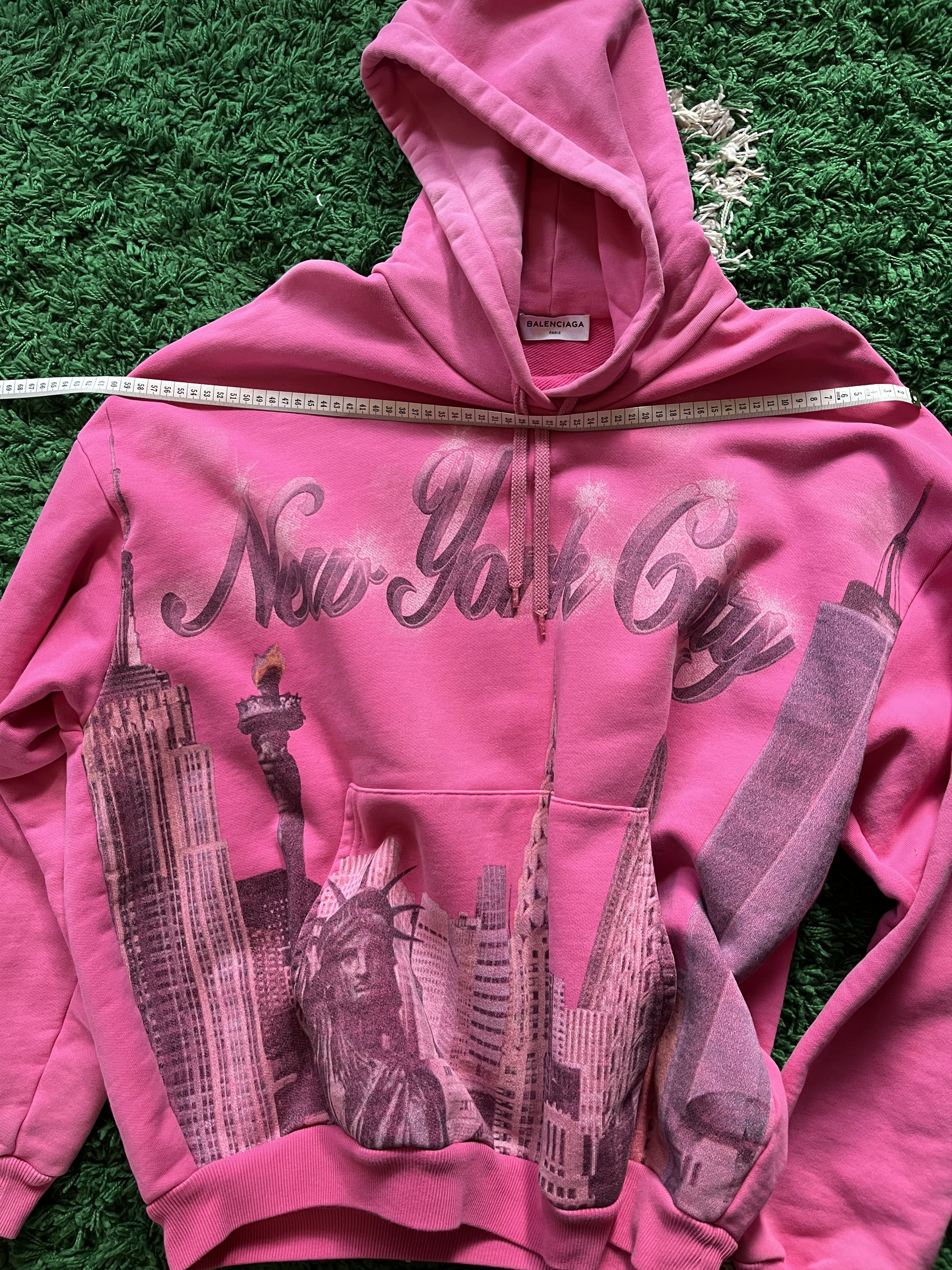 Balenciaga Balenciaga New York Pink Hoodie Size US L / EU 52-54 / 3 - 5 Thumbnail