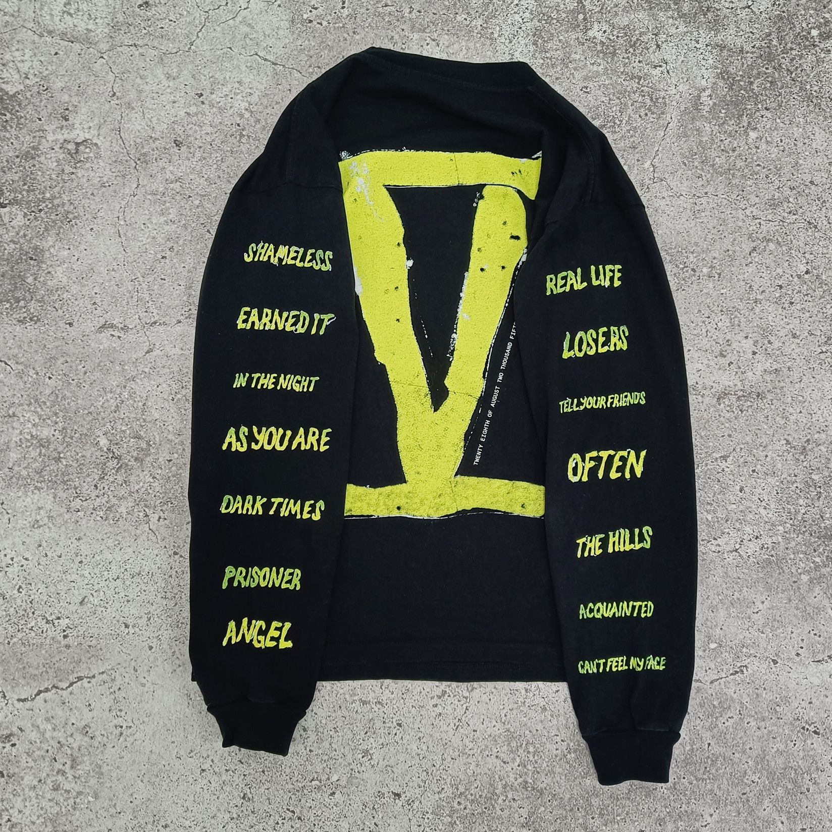 Band Tees THE WEEKND 5 YR BBTM BEAUTY BEHIND THE MADNESS TRACKLIST TEE Size US S / EU 44-46 / 1 - 6 Thumbnail