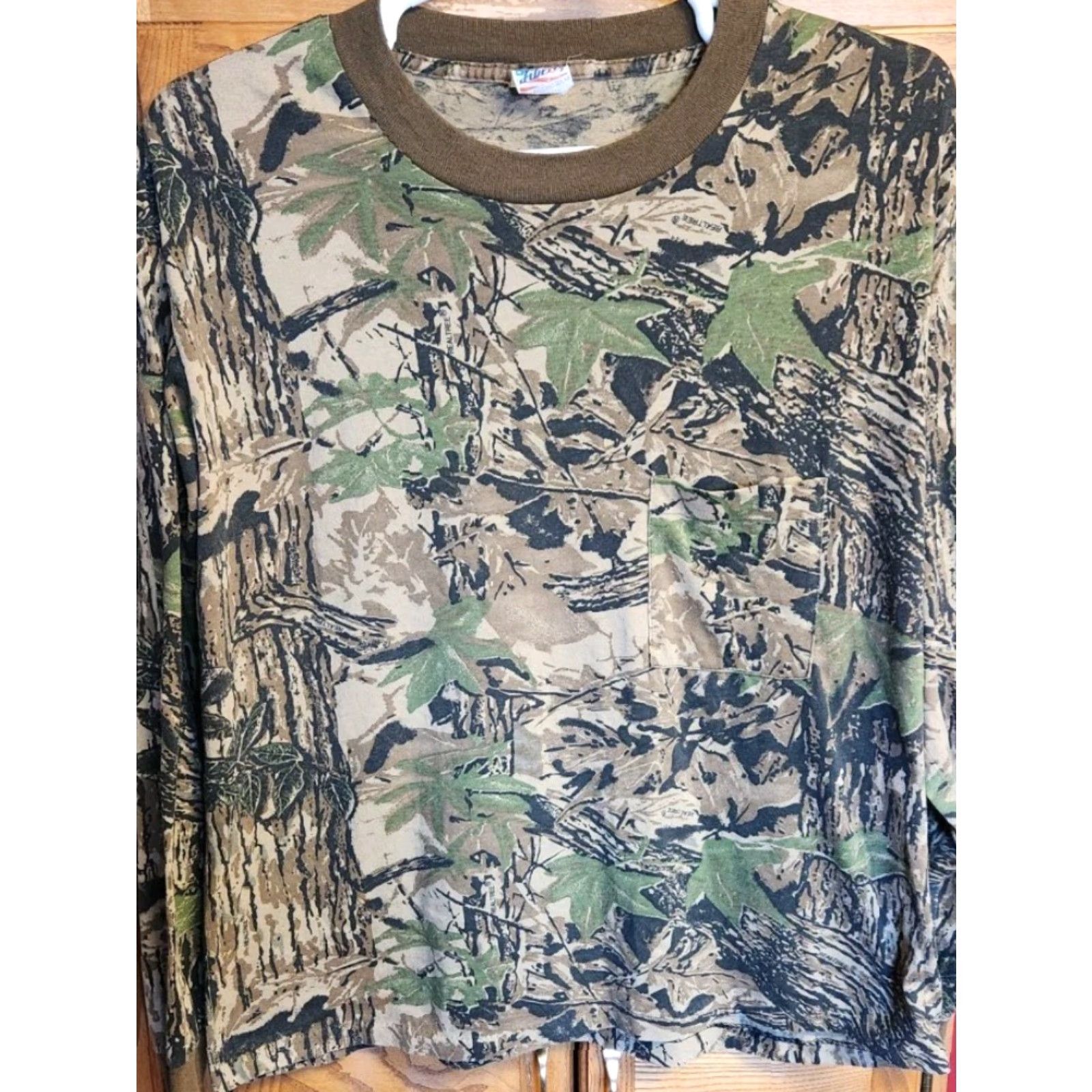 Realtree LIBERTY Realtree Camo Pocket T Shirt Long Sleeve Men's 2XL Vintage USA MADE Shirt XXL Camouflage Pocket T-Shirt 90s Mens Size US XXL / EU 58 / 5 - 4 Thumbnail