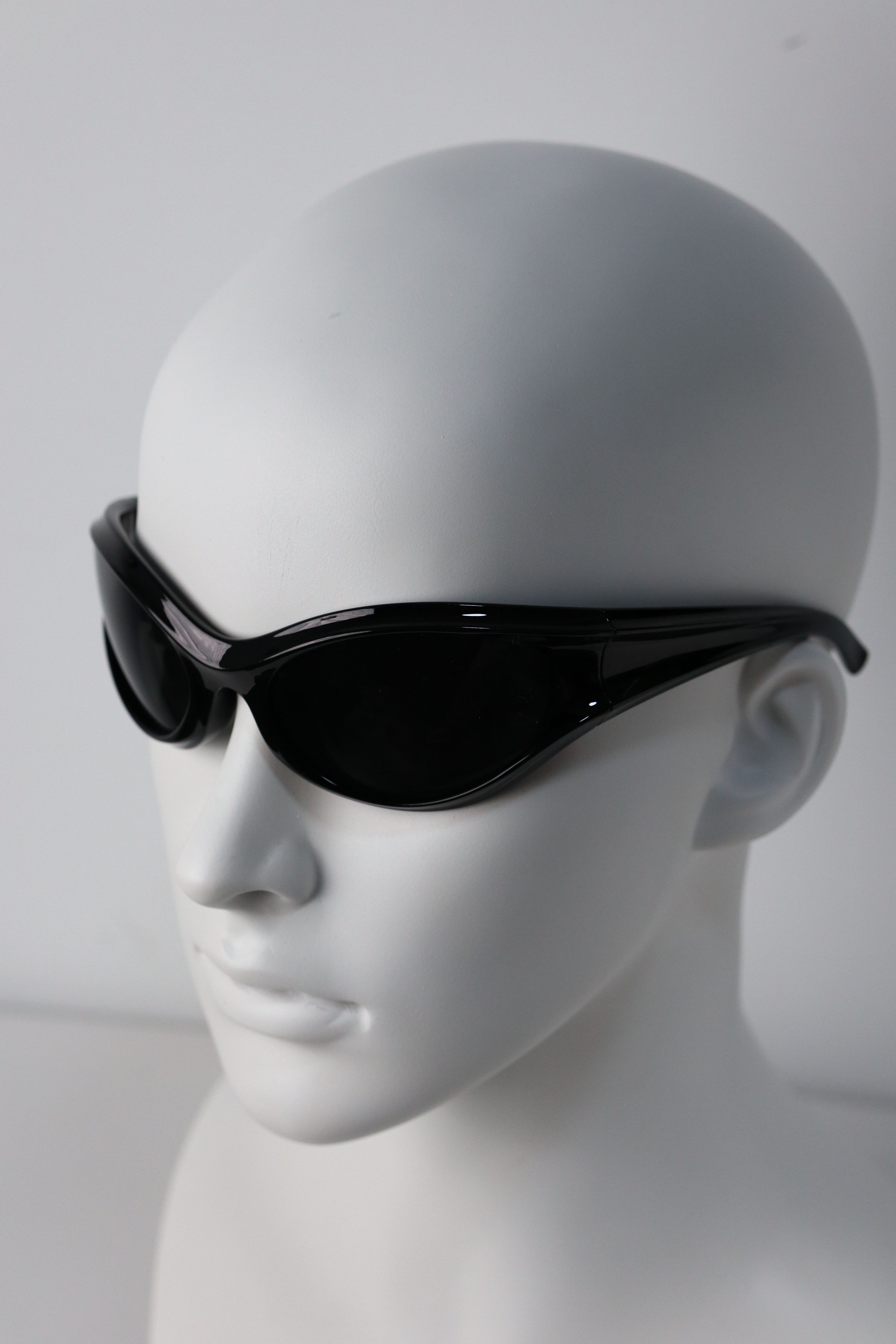 Japanese Brand Y2k Avant Garde Futuristic Round Black Sunglasses Unisex OS Size ONE SIZE - 2 Thumbnail
