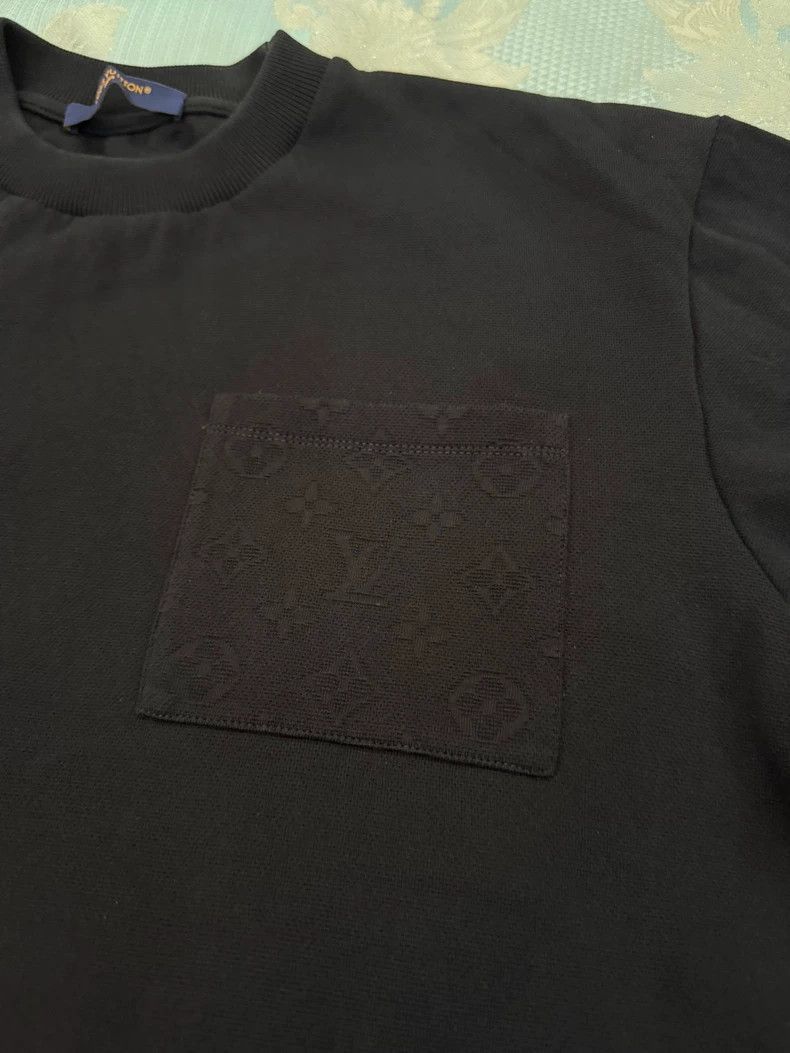 Louis Vuitton Louis Vuitton Tshirt with Logo Design-2506 Size US M / EU 48-50 / 2 - 3 Thumbnail