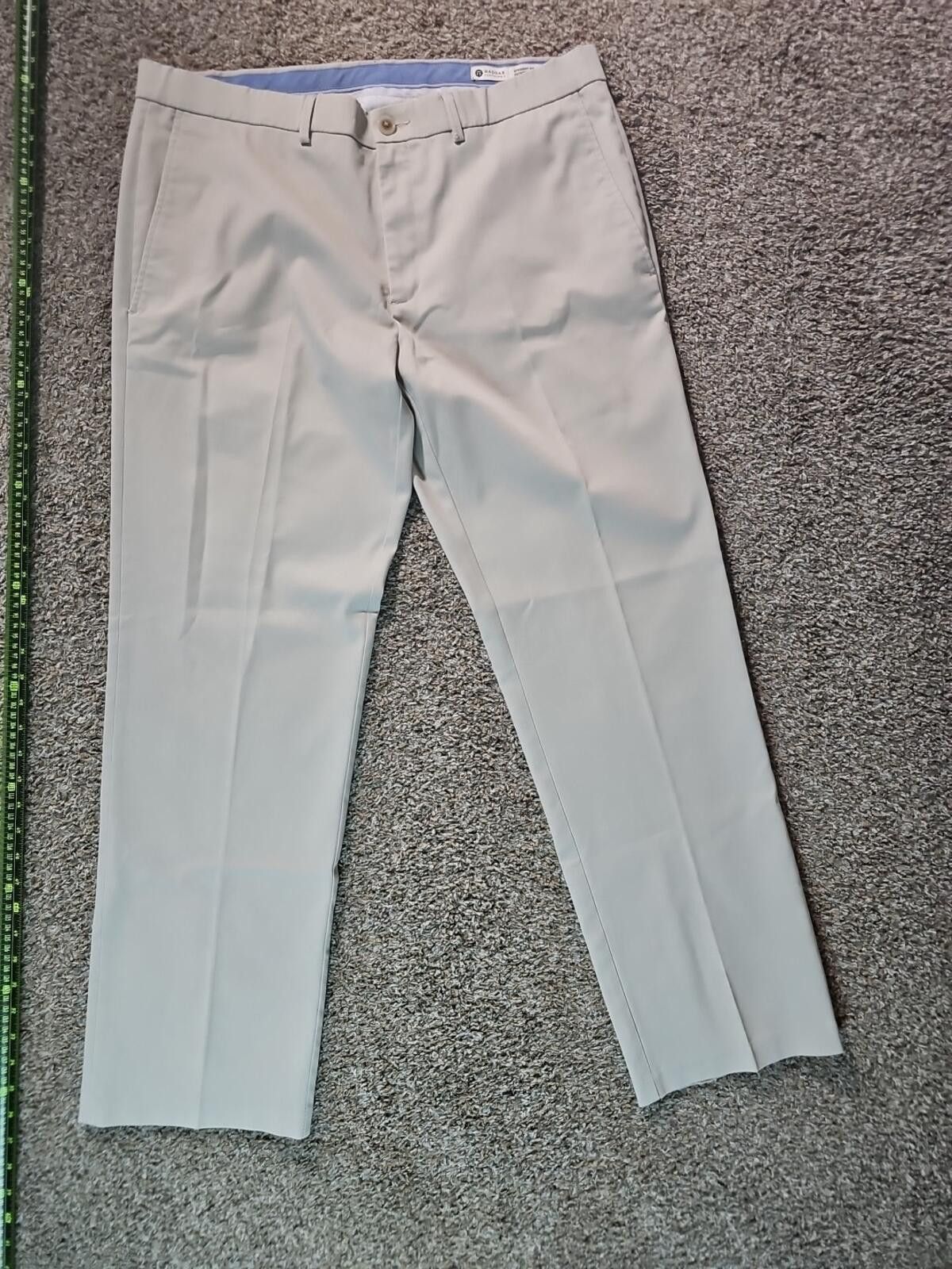 Haggar Haggar Premium Khaki Pants 36x32 Straight Iron Free Classic Size US 36 / EU 52 - 1 Thumbnail