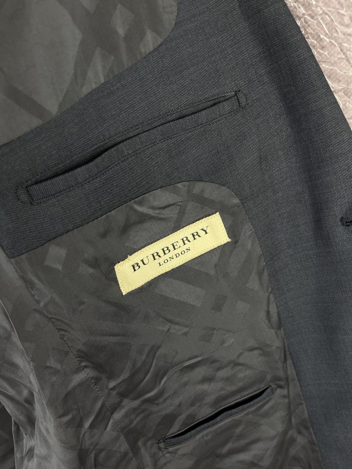 Burberry Burberry London Millbank Travel 2 button blazer check wool Size 42R - 9 Thumbnail