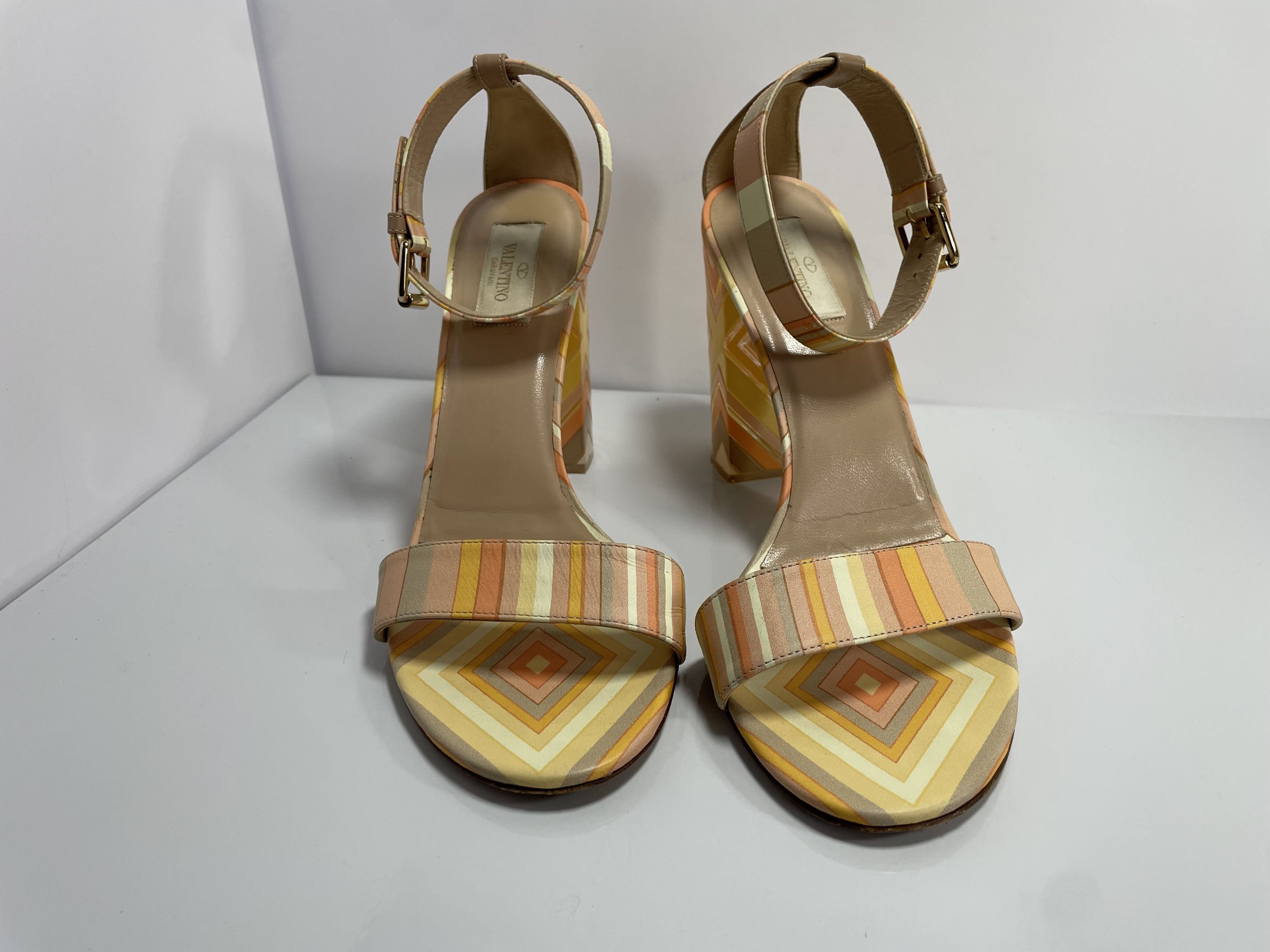 Valentino Valentino Garavani leather sandals Size US 10 / IT 40 - 2 Thumbnail