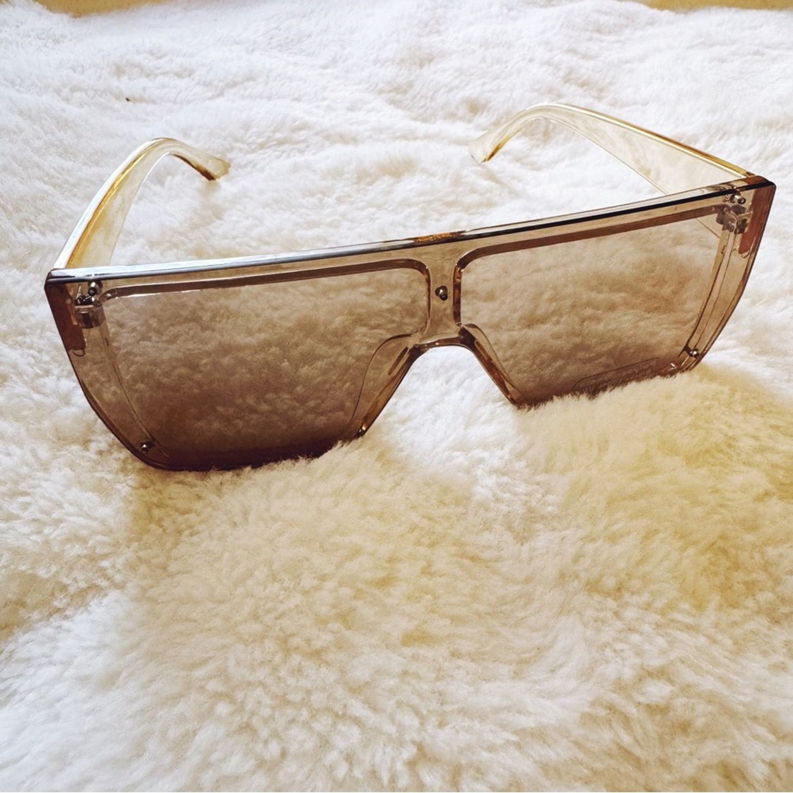 Other Greta Clear Yellow Oversized Statement Sunglasses Size ONE SIZE - 3 Thumbnail