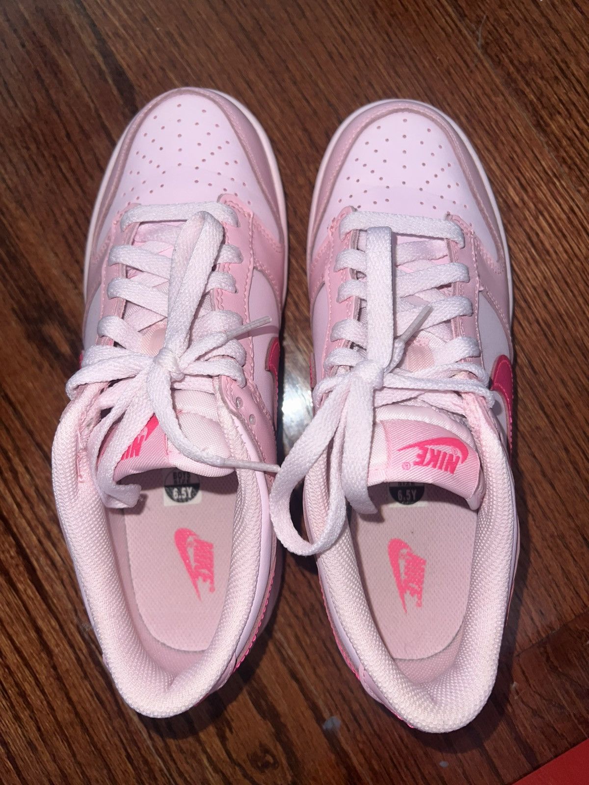 Nike Nike Dunk Low Triple Pink GS 6.5Y (8W) DH9765-600 Size US 6.5 / IT 36.5 - 8 Thumbnail