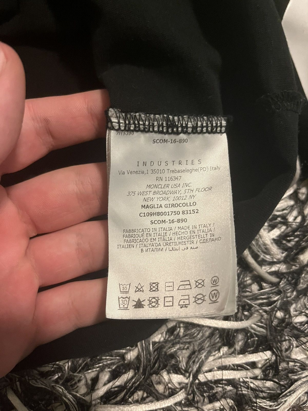 Moncler × Off-White Moncler x Off white long sleeve Size US S / EU 44-46 / 1 - 9 Thumbnail
