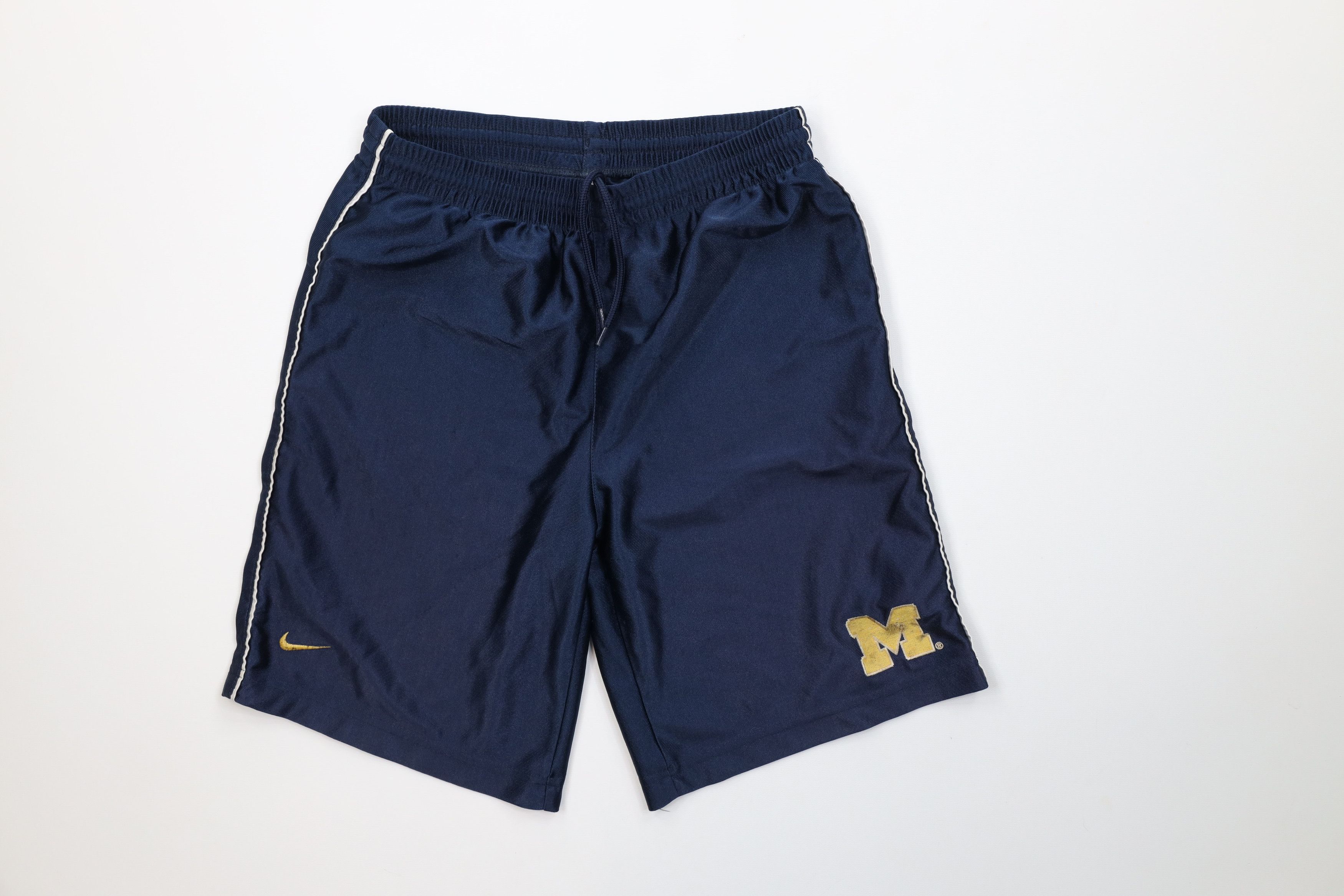 Nike Vintage 90s Nike Mini Swoosh University of Michigan Shorts Size US 30 / EU 46 - 1 Thumbnail