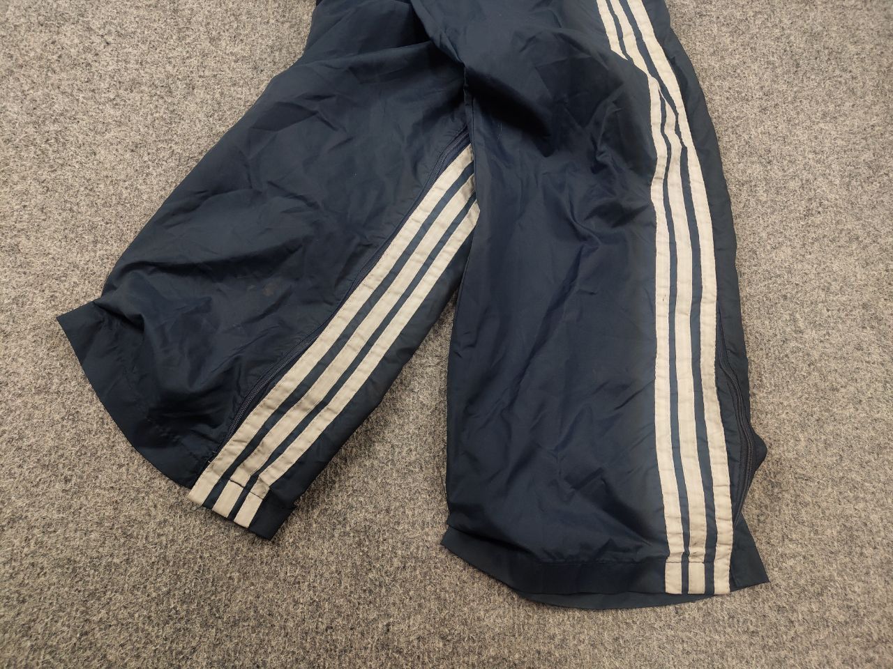 Adidas Vintage 80's Adidas Track Pants baggy Navy Blue 3-Stripes Size US 32 / EU 48 - 4 Thumbnail