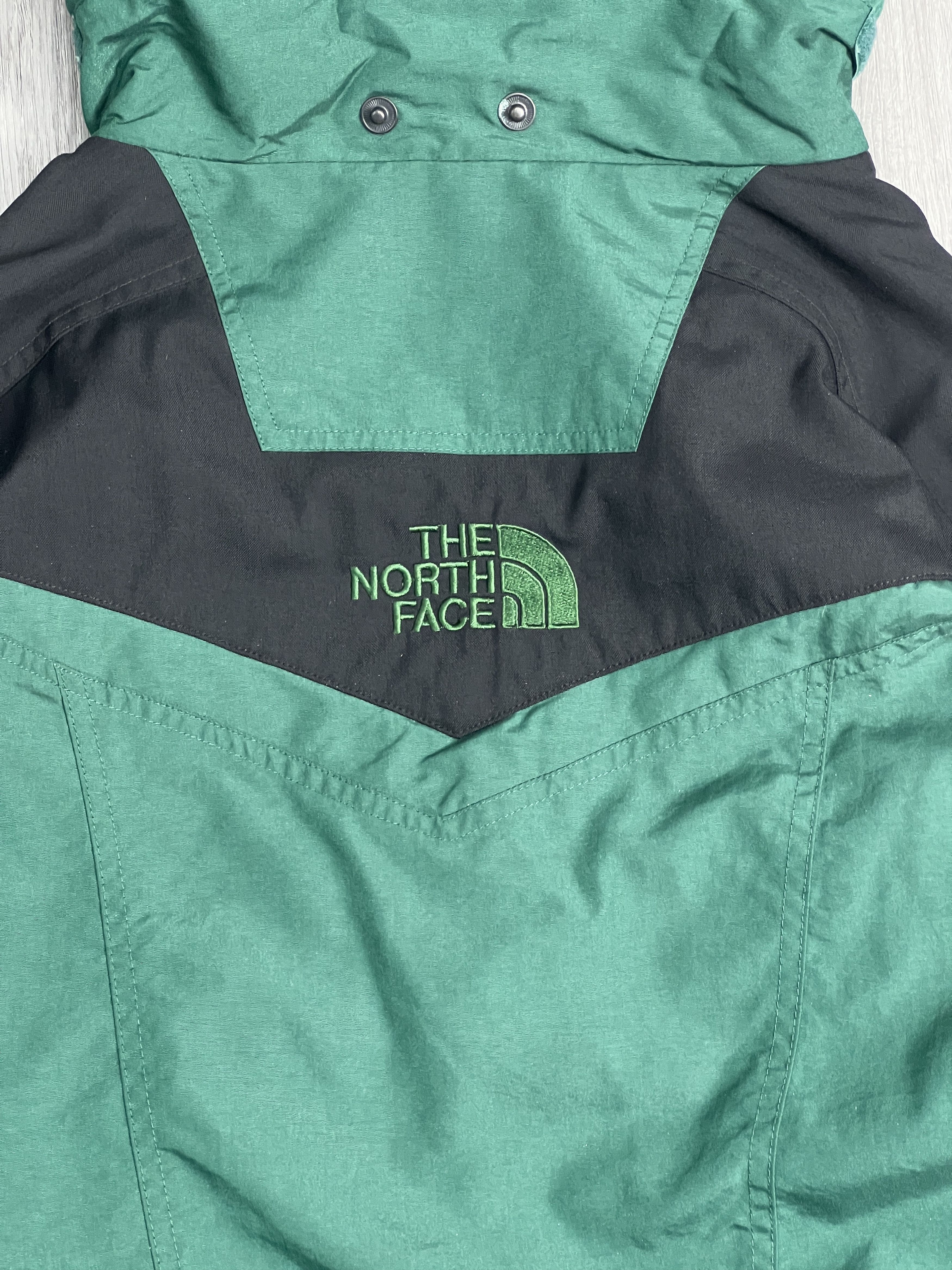 The North Face Vintage The North Face Anorak Jacket JK474 Size US L / EU 52-54 / 3 - 15 Thumbnail