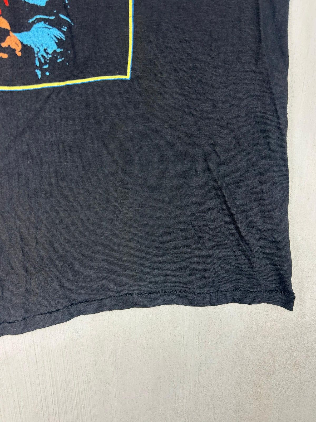 Band Tees Vintage 80s Carlos Santana Hawaii Moon Sleeveless T-shirt Size US S / EU 44-46 / 1 - 5 Thumbnail