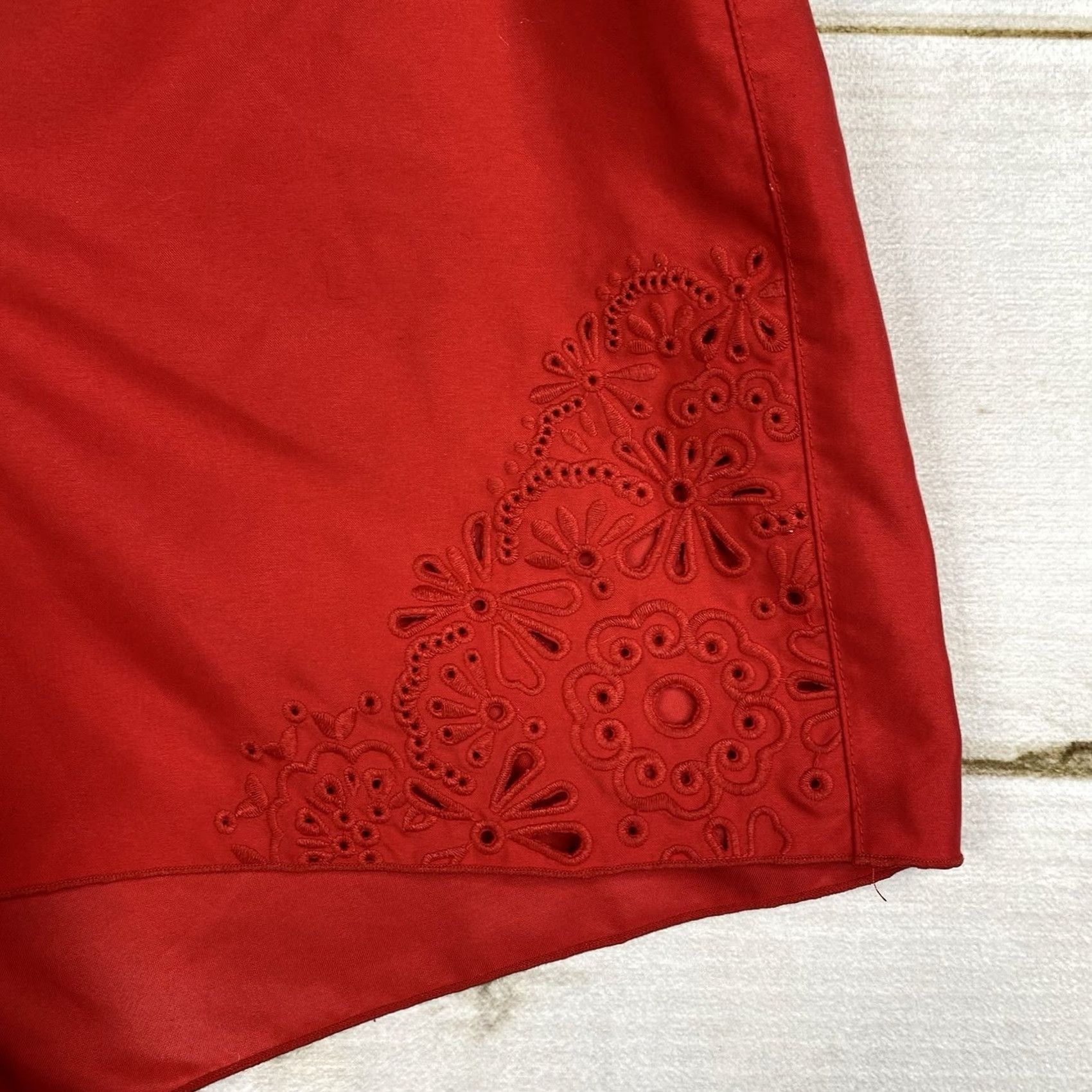 Athleta Athleta Shorts Womens 10 Red Coastal Eyelet Floral Embroidered Cut Out Casual Beach Size 32" / US 10 / IT 46 - 2 Thumbnail