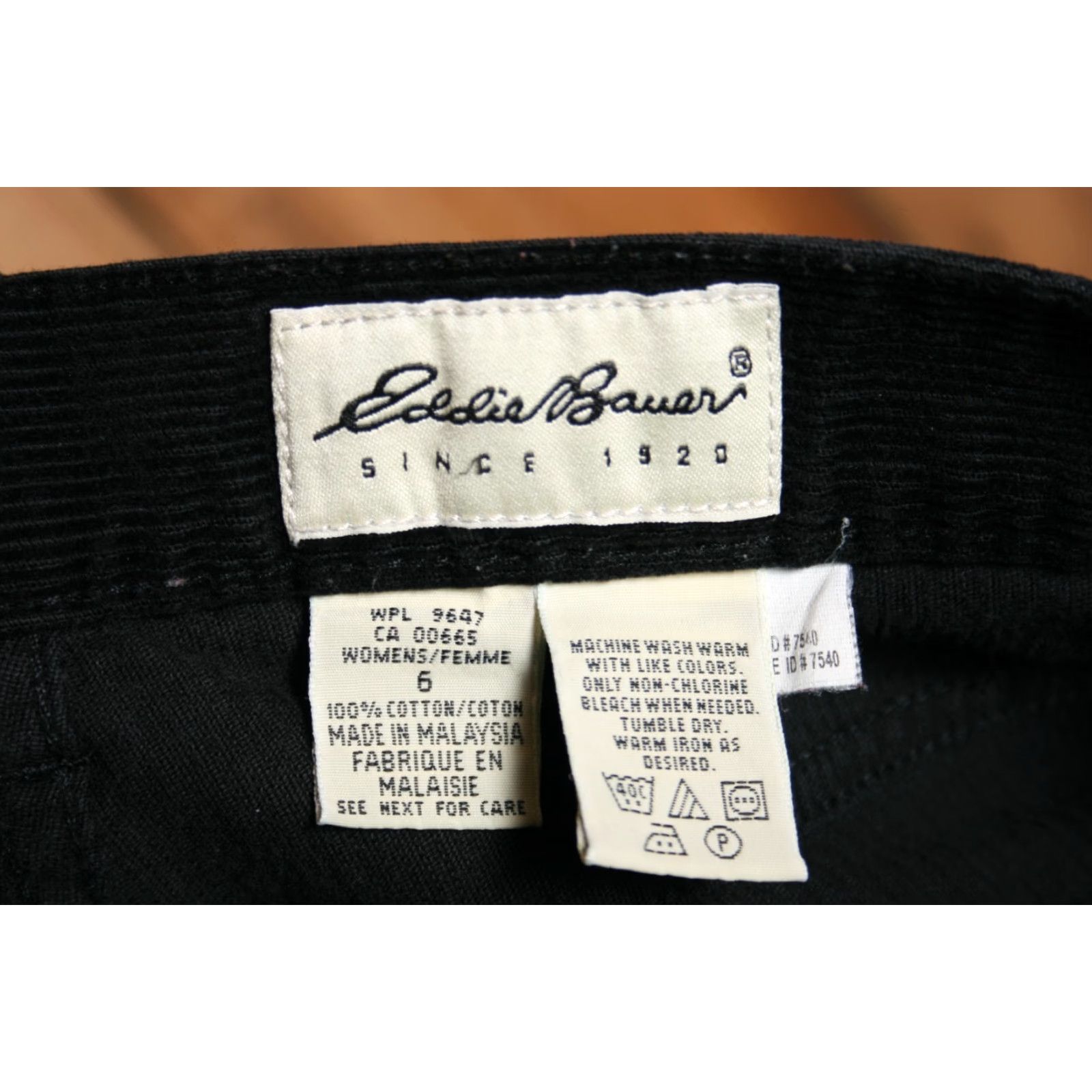 Eddie Bauer VINTAGE Eddie Bauer Tapered High-Rise Black Corduroy Pants Sz. 6 (Measure 25x30) Womens Size 42" / US 20 - 6 Thumbnail