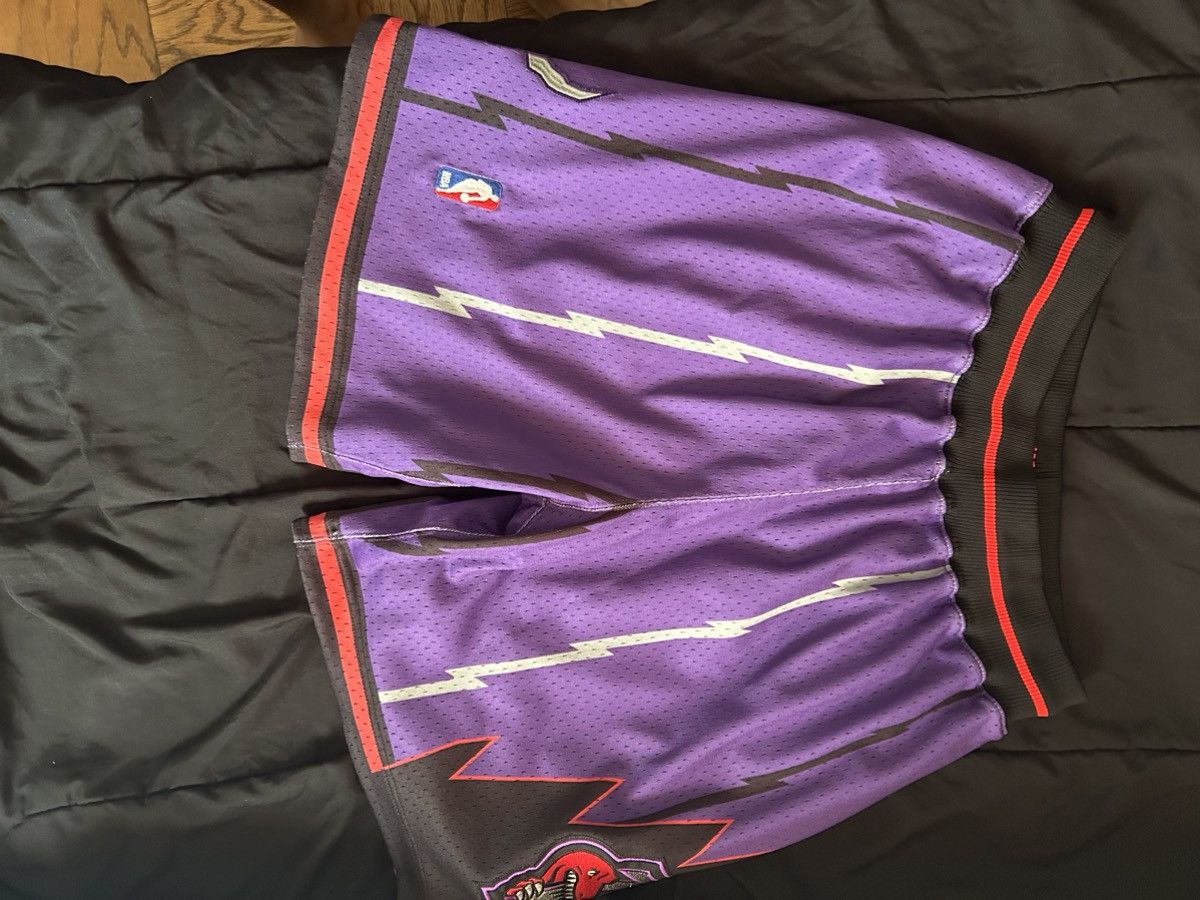Mitchell & Ness Authentic Mitchell&ness 98-99 Toronto raptors shorts Size US 40 / EU 56 - 1 Thumbnail