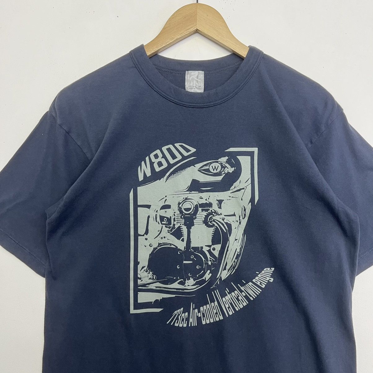 Japanese Brand KUME JP TOKYO Kawasaki W800 motorcycle engine graphic Tee Size US L / EU 52-54 / 3 - 2 Thumbnail
