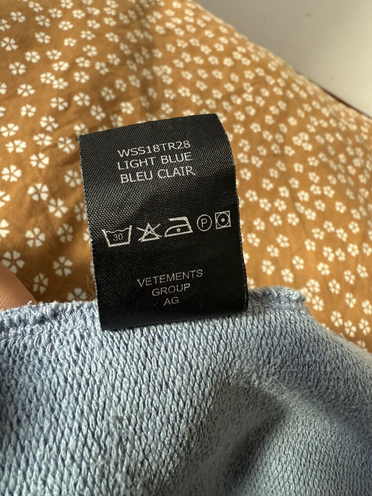 Vetements Vetements Unicorns 2018 Size US M / EU 48-50 / 2 - 12 Thumbnail