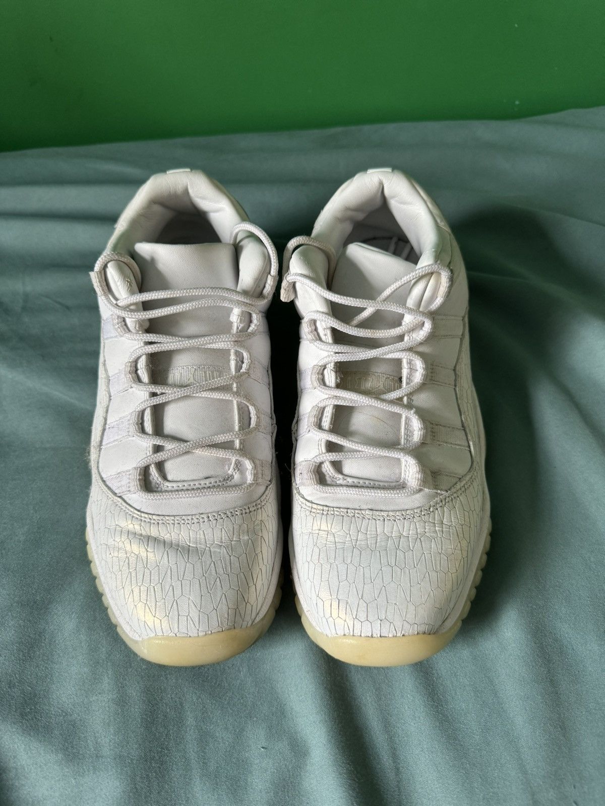 Jordan Brand Nike Air Jordan 11 Low Heiress Pure Platinum 2017 Size US 7.5 / EU 40-41 - 6 Thumbnail