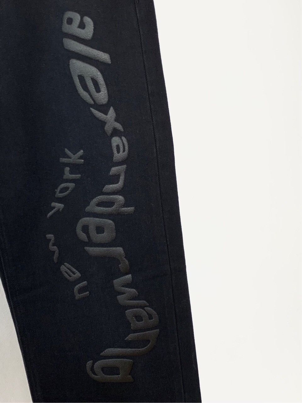 Alexander Wang Alexander Wang Jeans Black Denim Pants (Size 26) Size 26" / US 2 / IT 38 - 5 Thumbnail