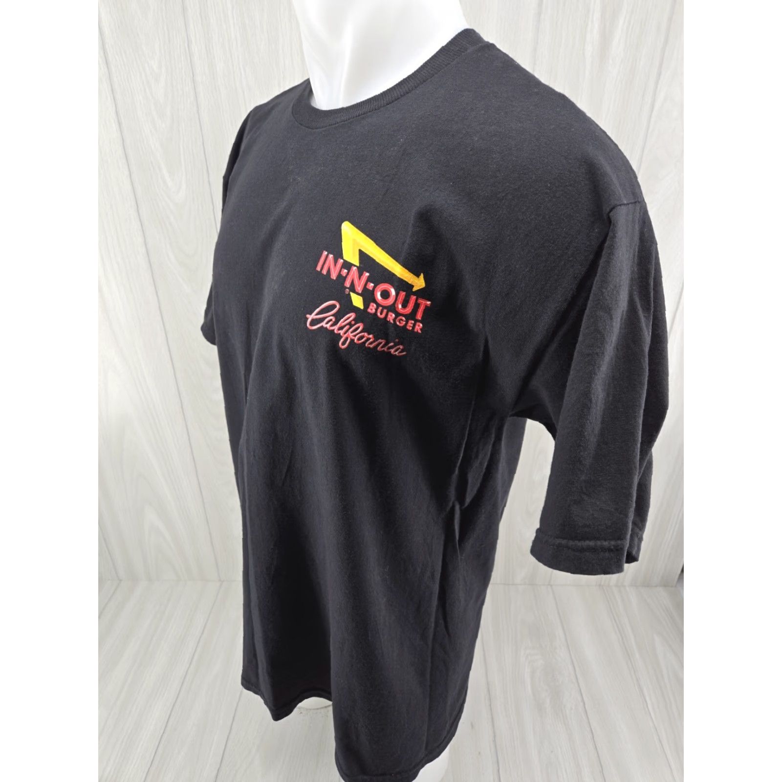 Vintage In-N-Out Burger T Shirt Large Black California Graphic Shirt Mens Size US L / EU 52-54 / 3 - 5 Thumbnail