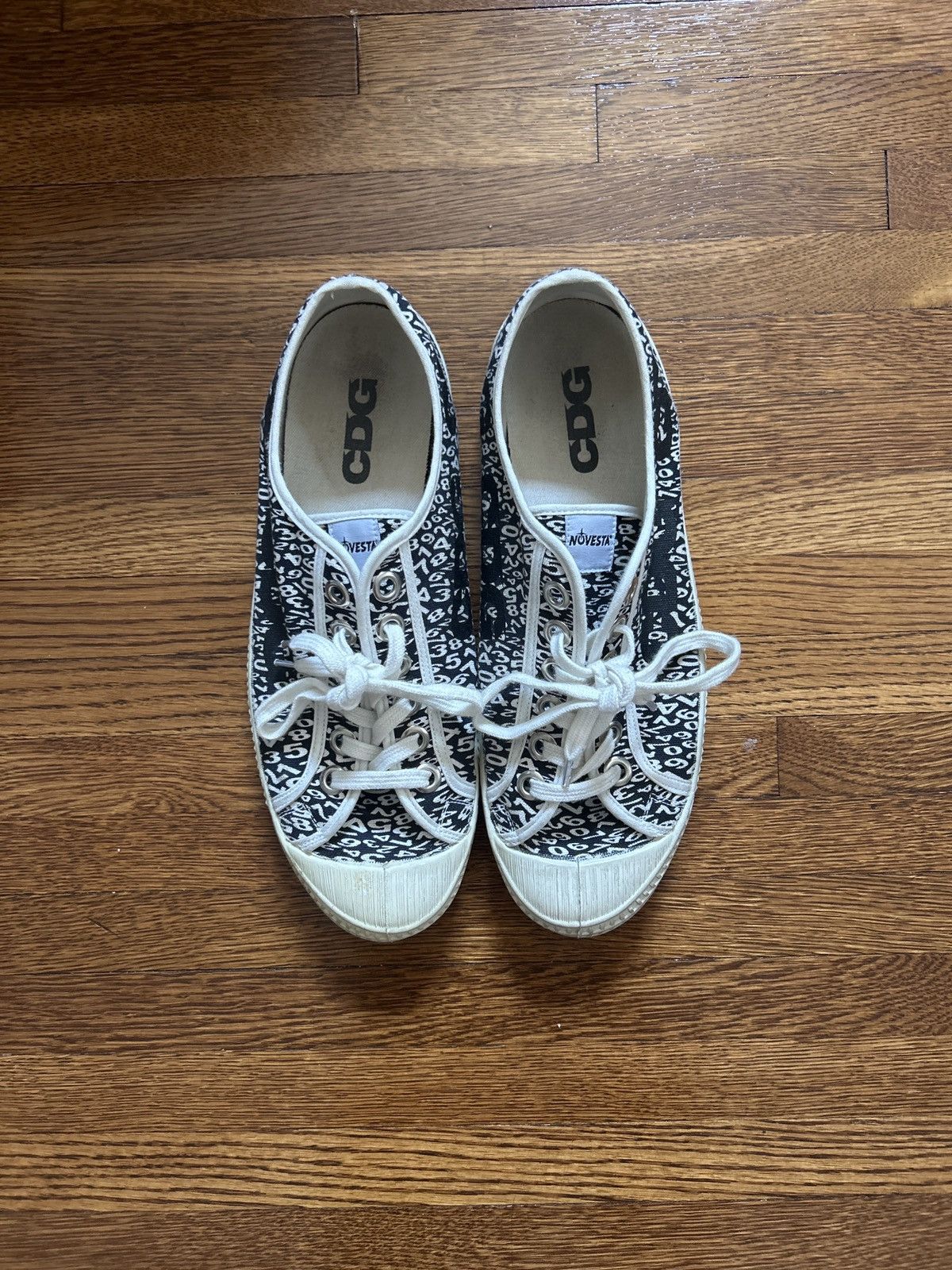 CDG X NOVESTA LOW TOP SLIP ON