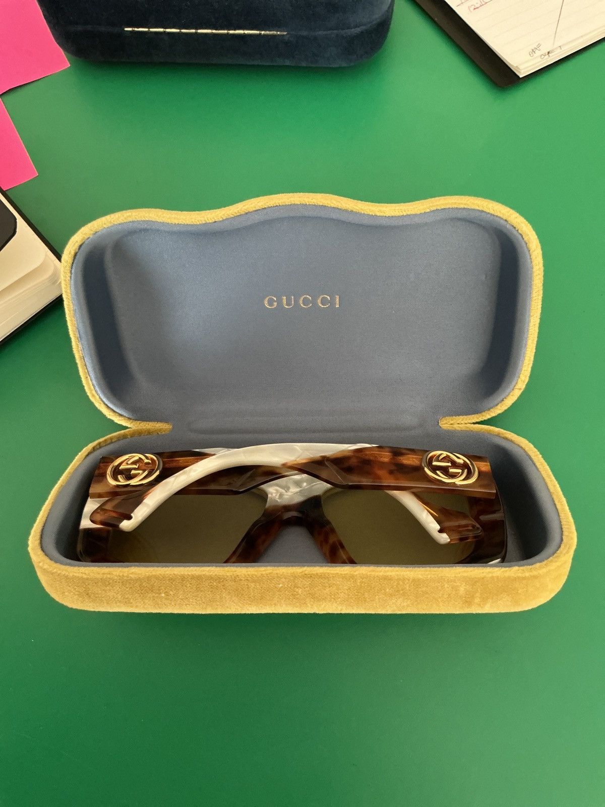 Gucci Oversized Gucci Tortoise Pearl Sunglasses Size ONE SIZE - 9 Thumbnail