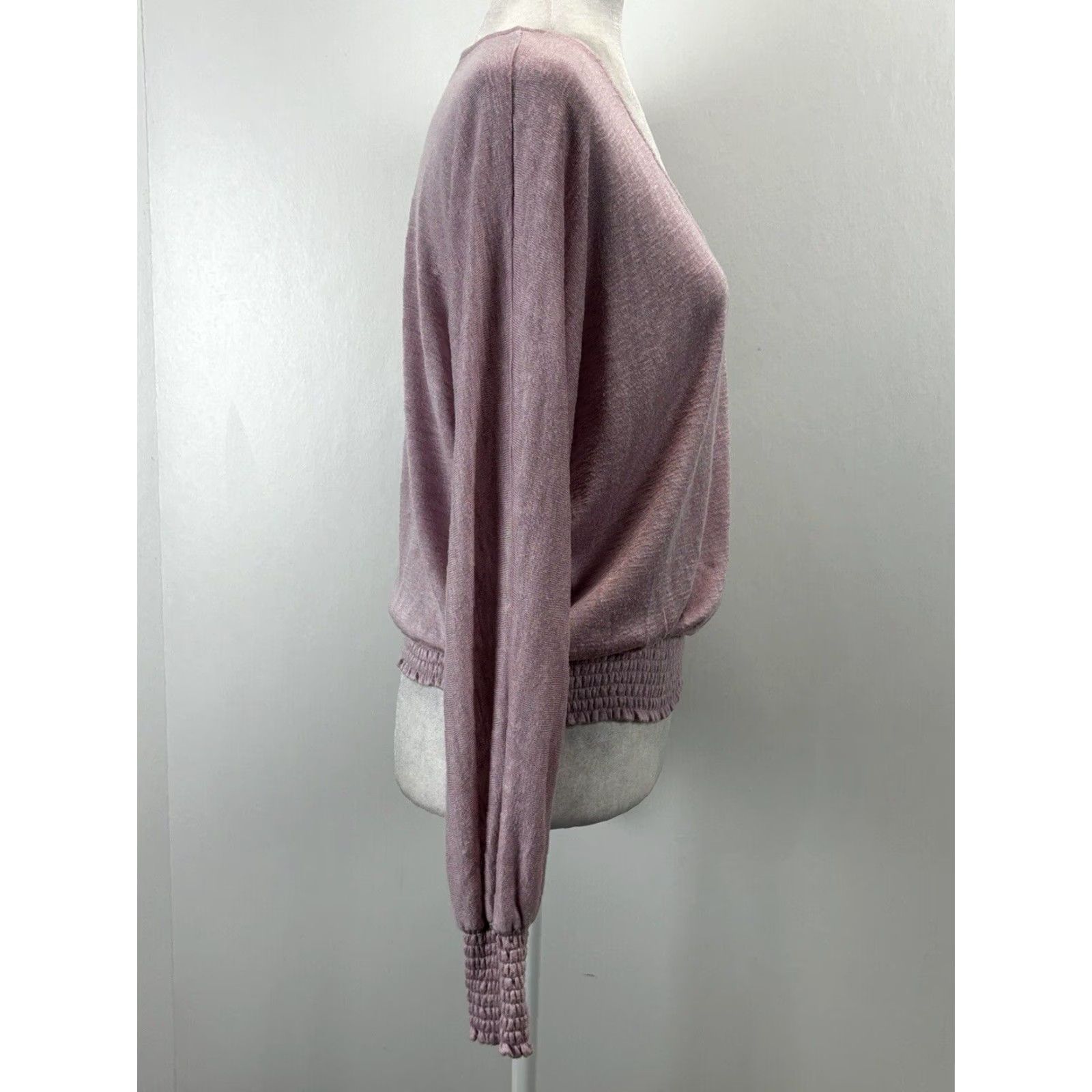 Vintage Evereve Lilac V-Neck Sweater XS Fine Knit Ruched Sleeves Womens Purple Pullover Size XS / US 0-2 / IT 36-38 - 4 Thumbnail