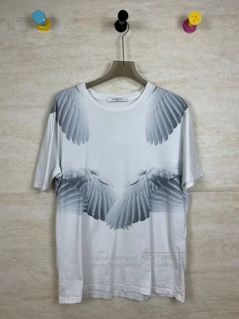 Givenchy Givenchy Classic Winged Short Sleeve Size US M / EU 48-50 / 2 - 1 Thumbnail