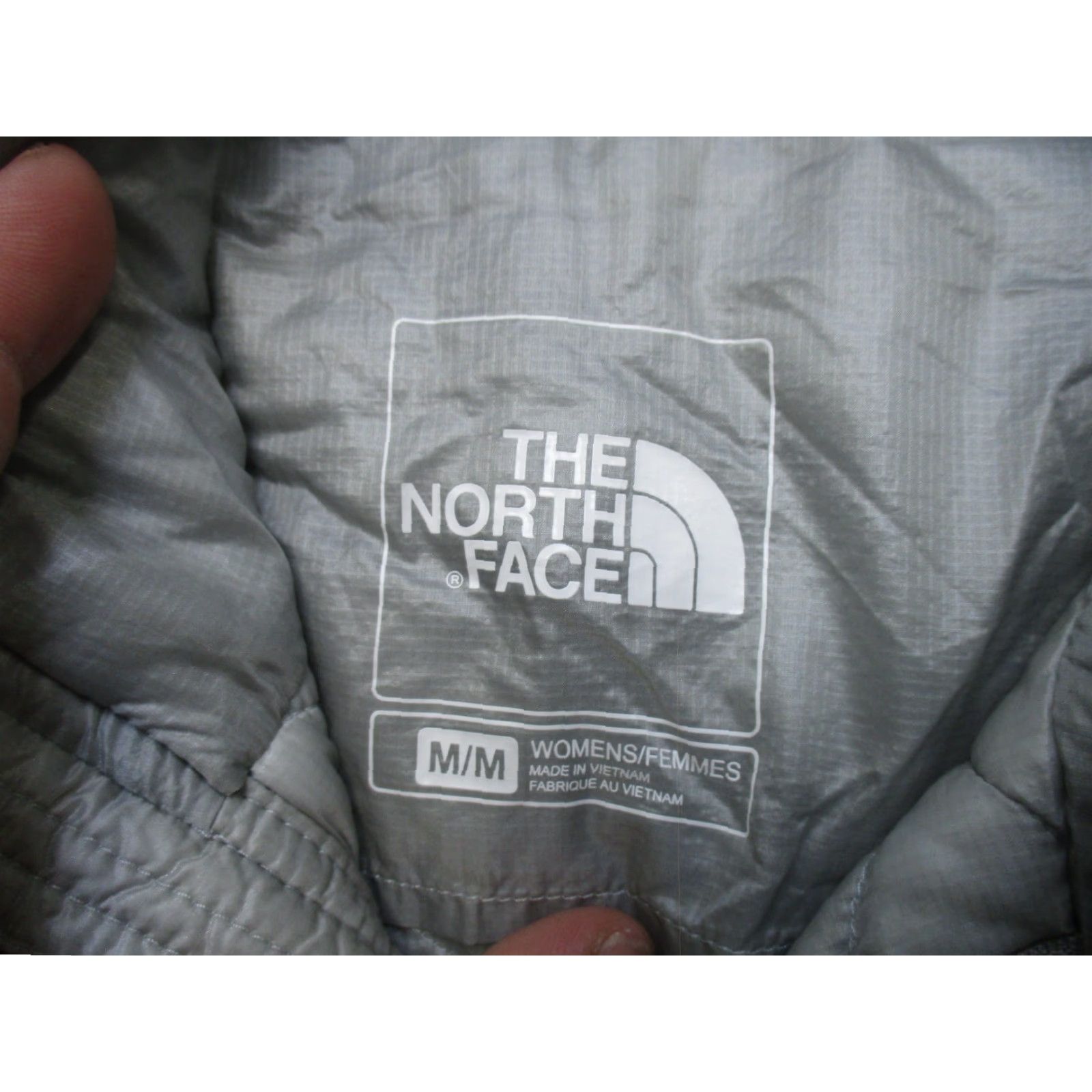 The North Face VINTAGE? No. The North Face Vest Womens M Gray ThermoBall Quilted Puffer Insulated Hiking Size M / US 6-8 / IT 42-44 - 7 Thumbnail