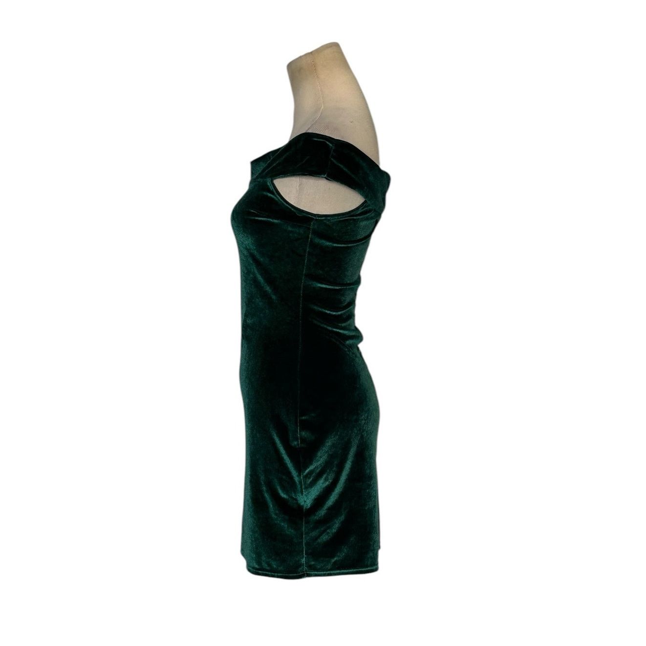 Urban Outfitters Urban Outfitters green off shoulder mini dress size small Size S / US 4 / IT 40 - 8 Thumbnail