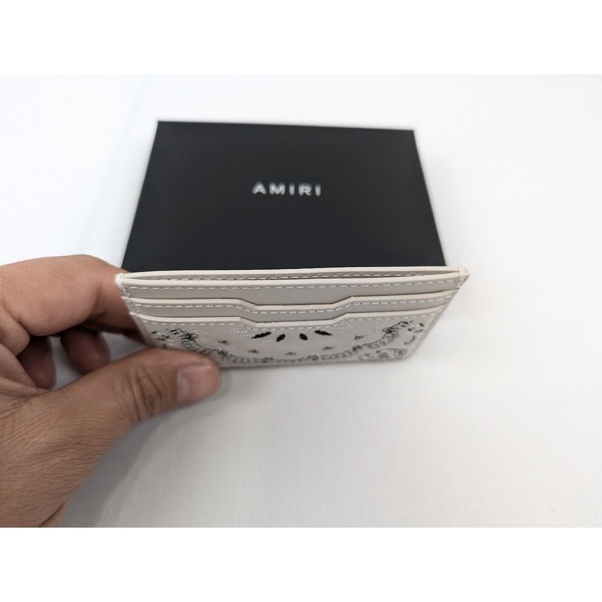 Amiri o1rshd1 Size: OS / Pebbled Bandana Card Holder in Beige Size ONE SIZE - 7 Thumbnail