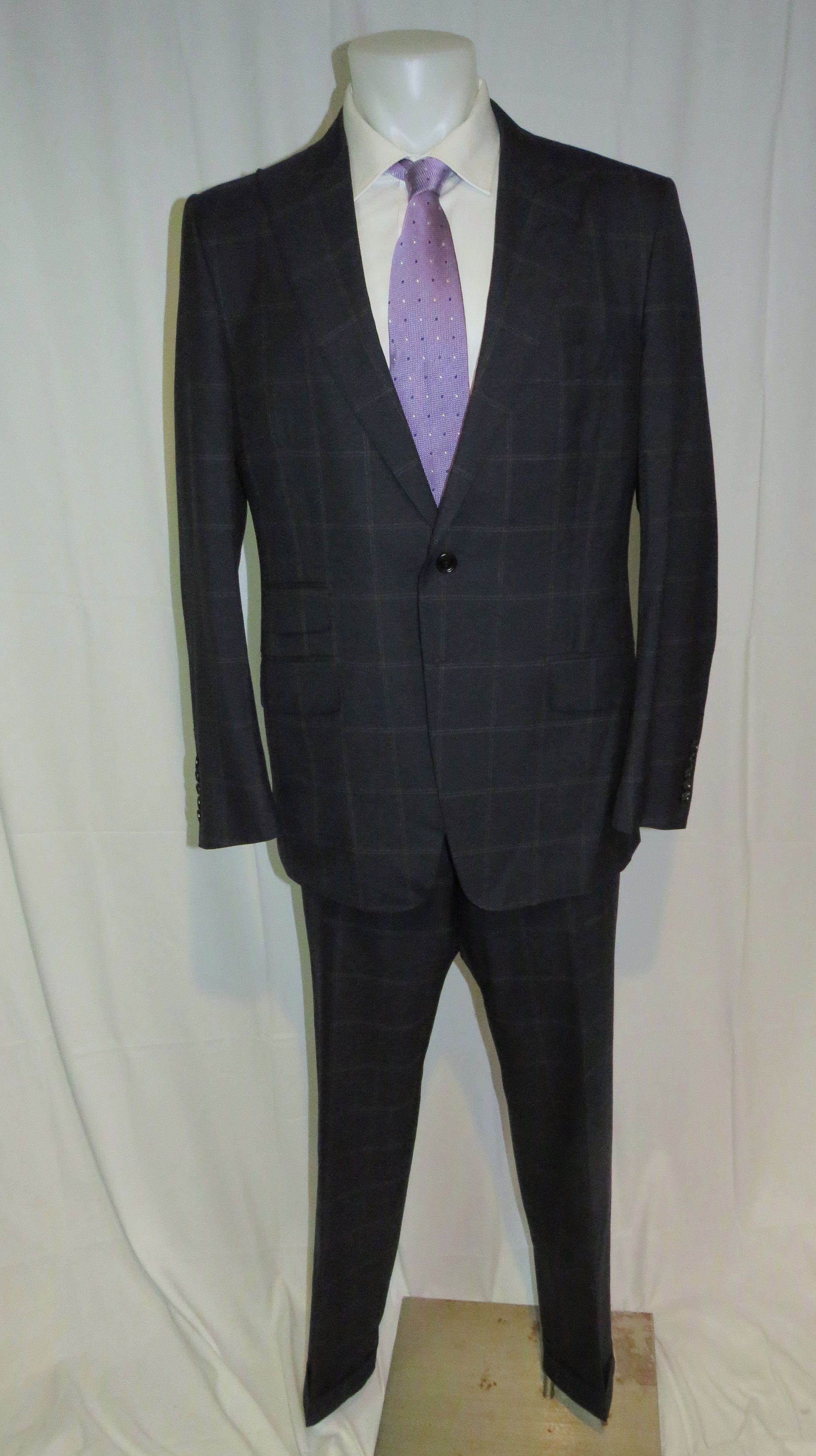 Tom Ford O'Connor Current Navy Windowpane Two Button Suit 46R Size 46R - 1 Thumbnail