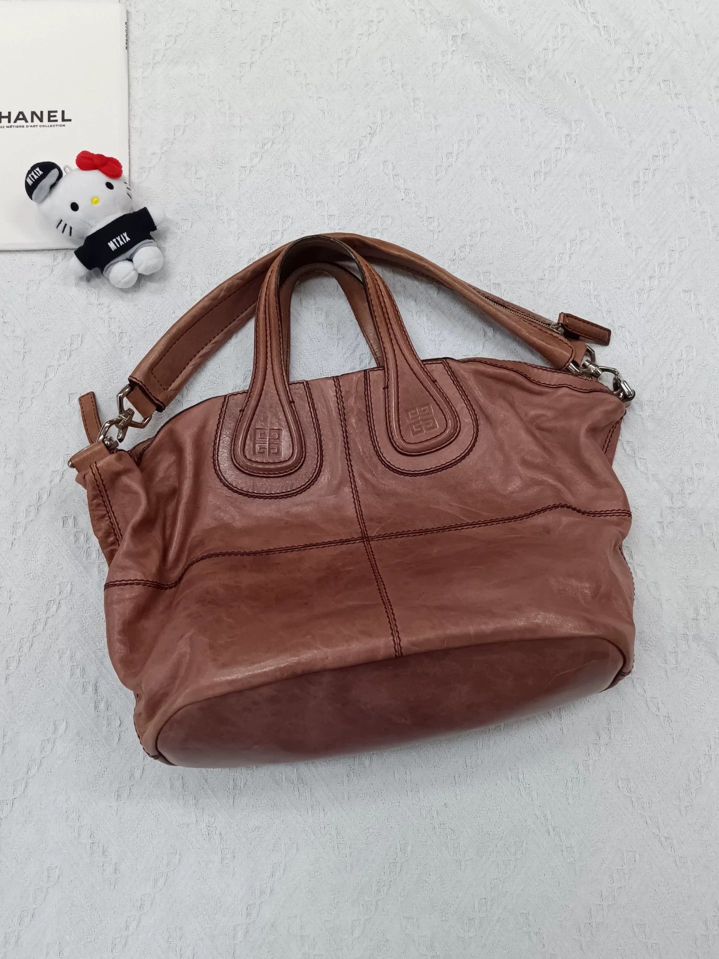 Givenchy Givenchy Handbag/Shoulder Bag 36cm Base Size ONE SIZE - 1 Thumbnail