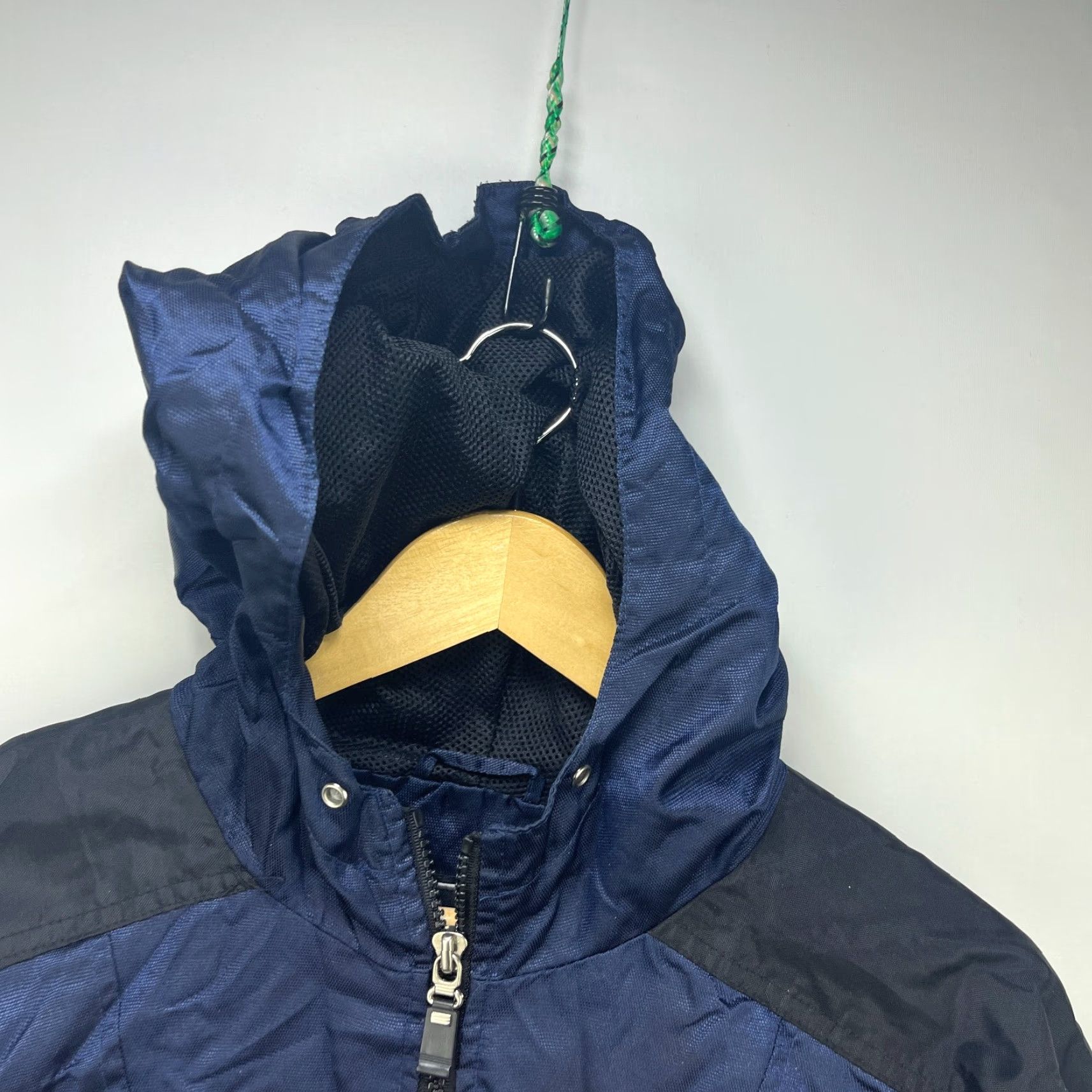 Starter VINTAGE Starter Jacket Windbreaker Pullover Hooded Anorak Nylon Blue Large Mens Size US L / EU 52-54 / 3 - 4 Thumbnail