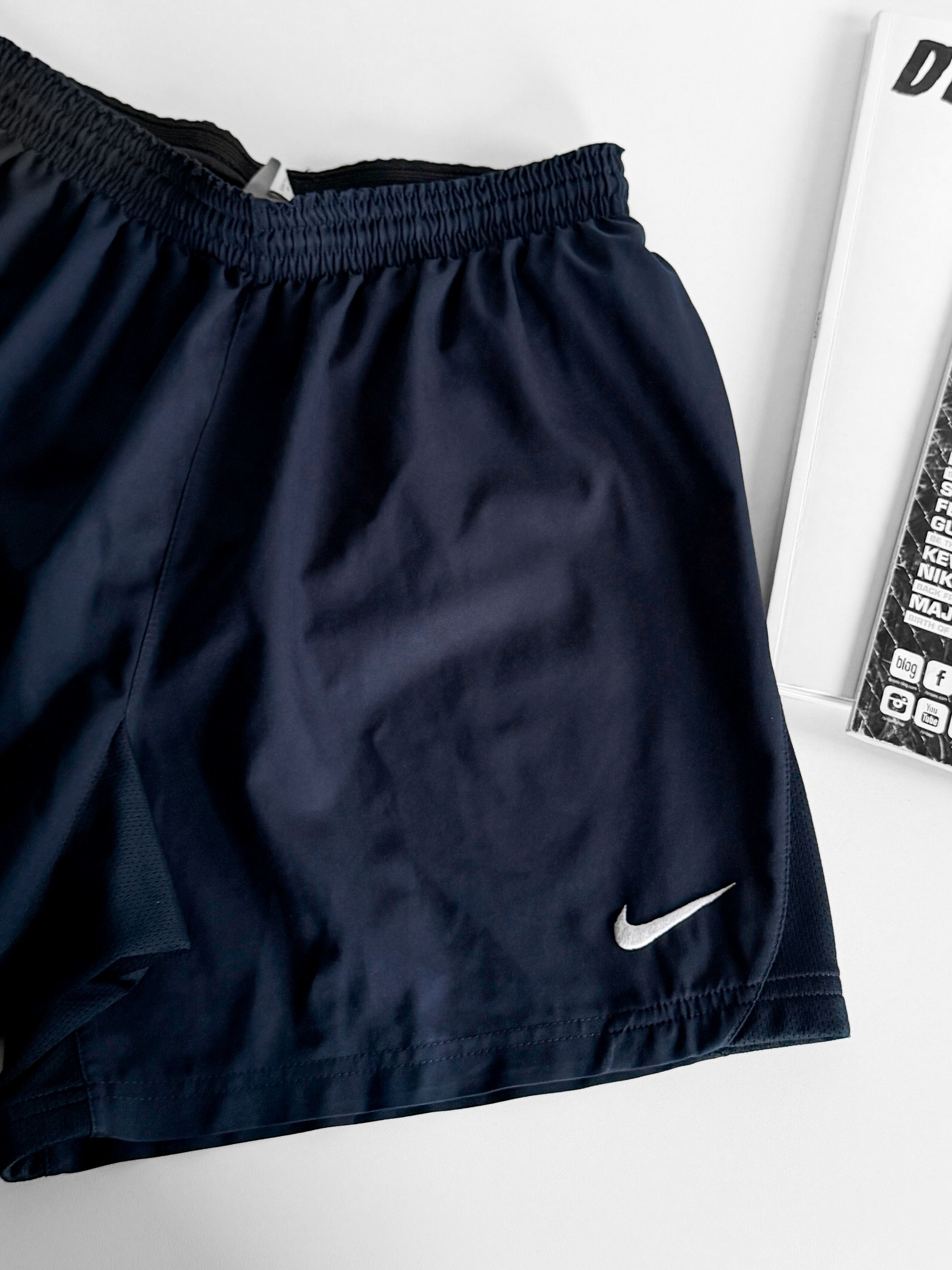 Nike Nike Total 90 Vintage Training Men’s Shorts Size US 30 / EU 46 - 2 Thumbnail