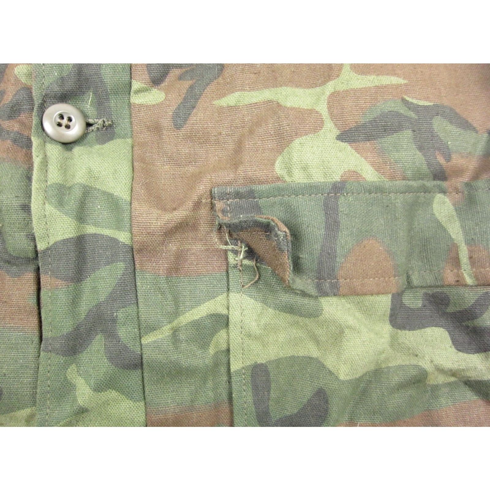 Vintage VINTAGE K-mart Shirt Camouflage Canvas Button-Up 90s Outdoor Mens M Green Cotton Canvas Button-Down Collar Shirt Size US M / EU 48-50 / 2 - 3 Thumbnail