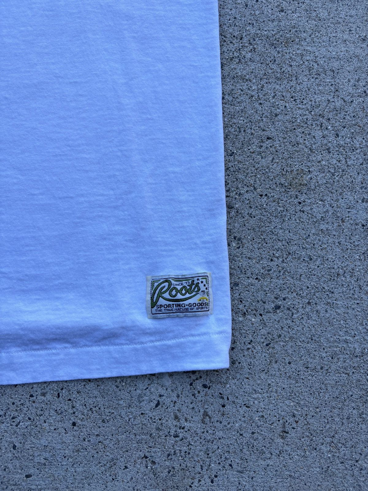 Roots Vintage 1990s Roots “Banff, Canada” Flag T-Shirt Size XL Size US XL / EU 56 / 4 - 5 Thumbnail