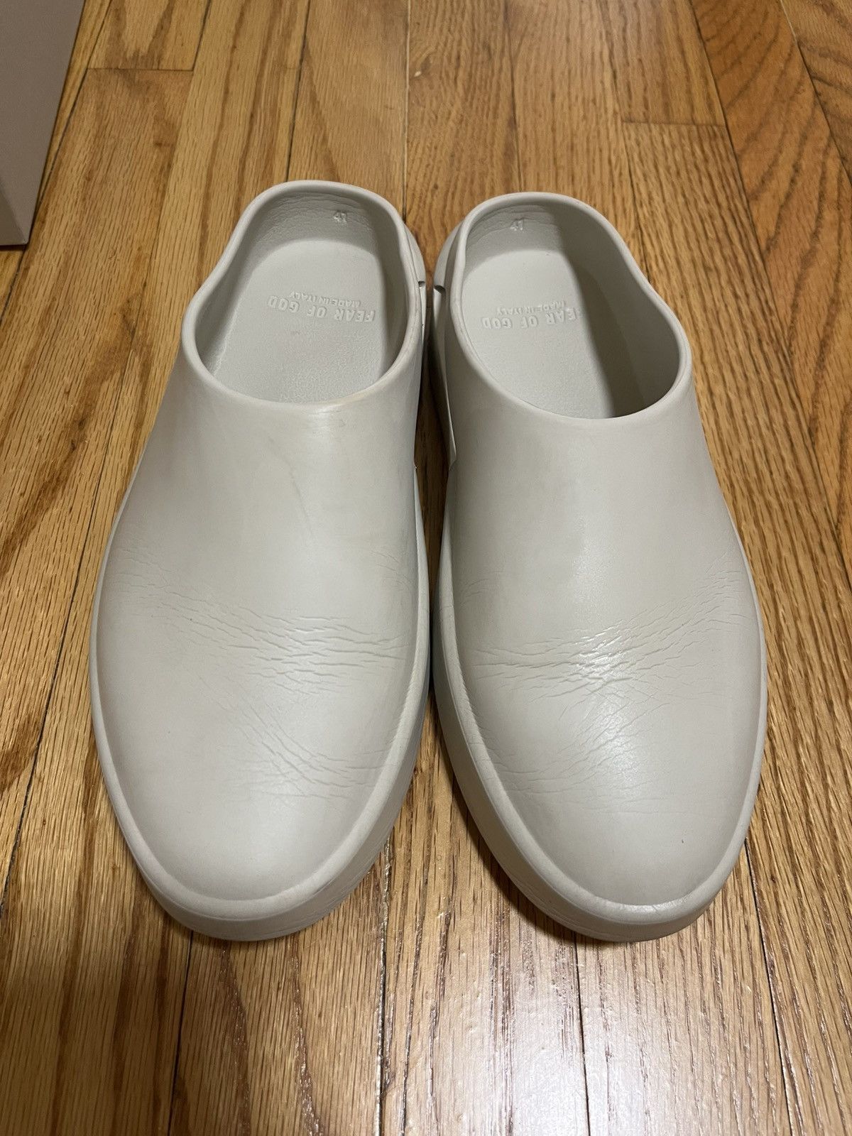 【関税込み】Fear of God グレー The California ミュール Fear of God The California Slip-On Shoes Greige Coral Canary
