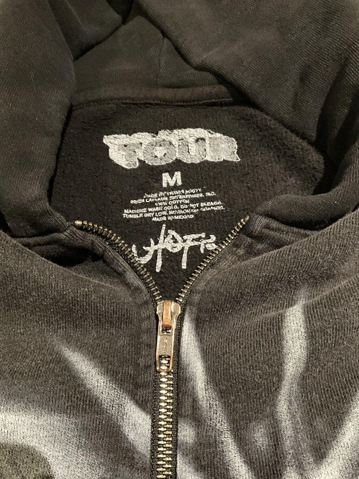 Travis Scott Travis Scott Utopia MetLife Black Statue Zip Up Size Medium Size US M / EU 48-50 / 2 - 3 Thumbnail